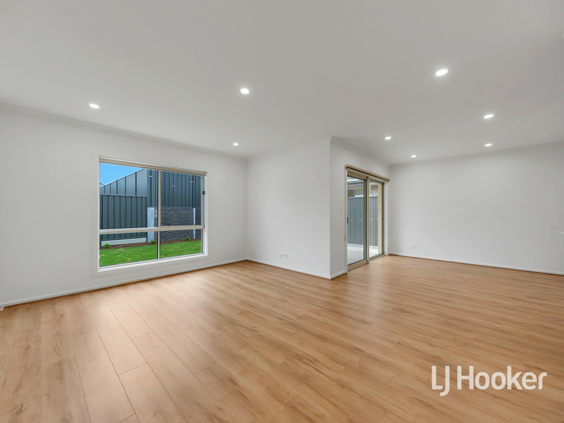 21 Christopher Way, EVANSTON GARDENS