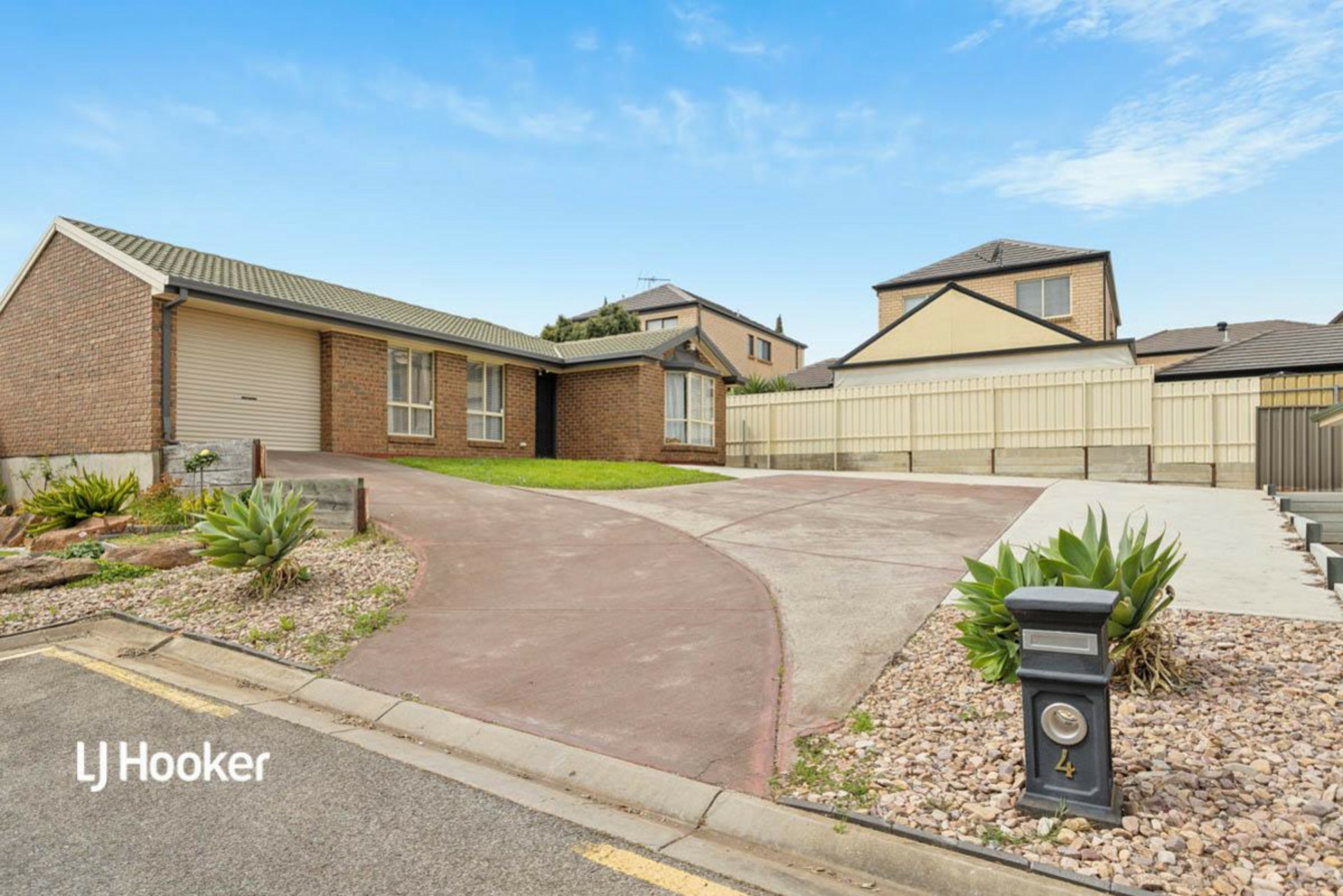 4 Toulon Place, GREENWITH