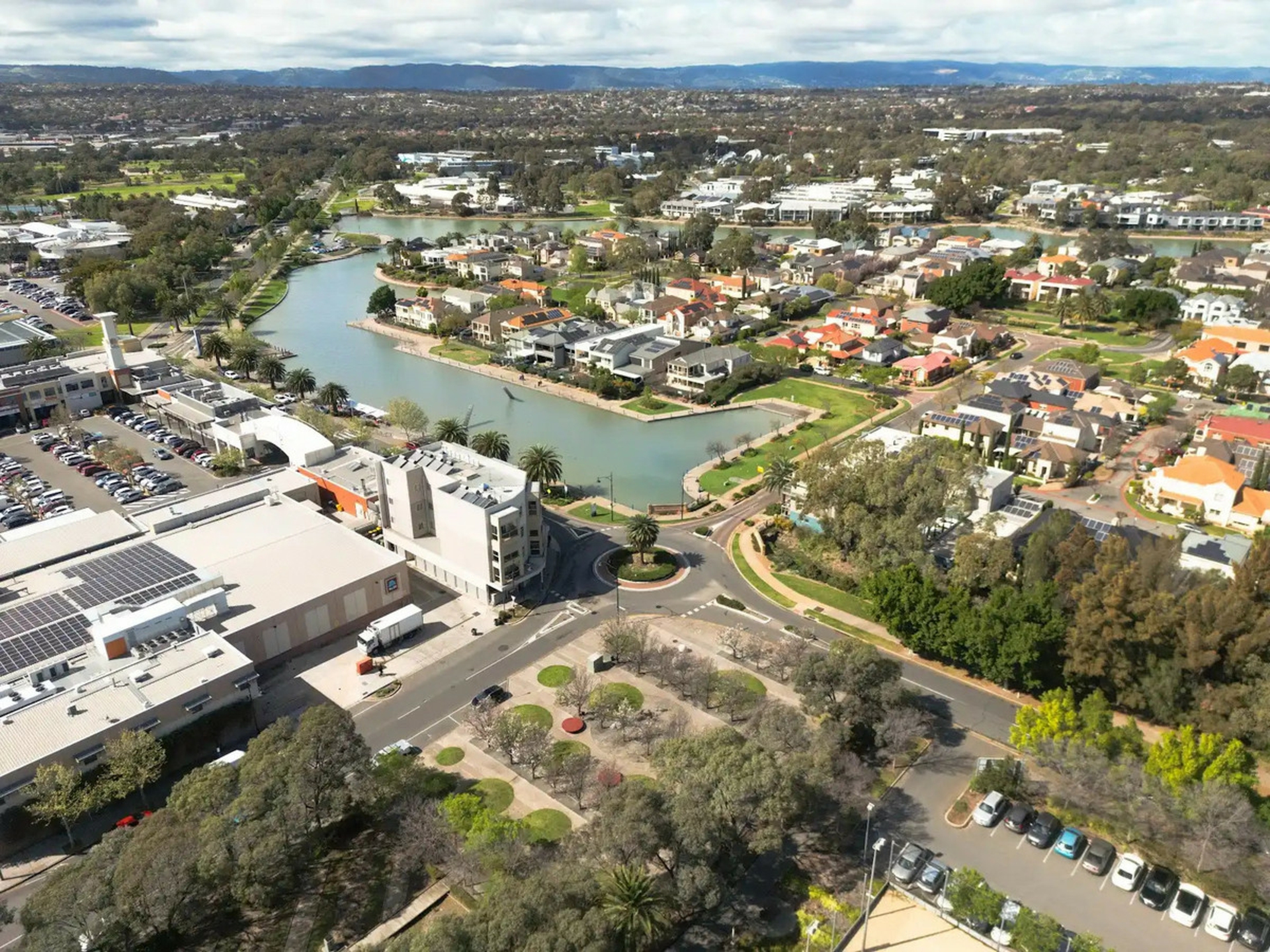 16 The Strand, MAWSON LAKES