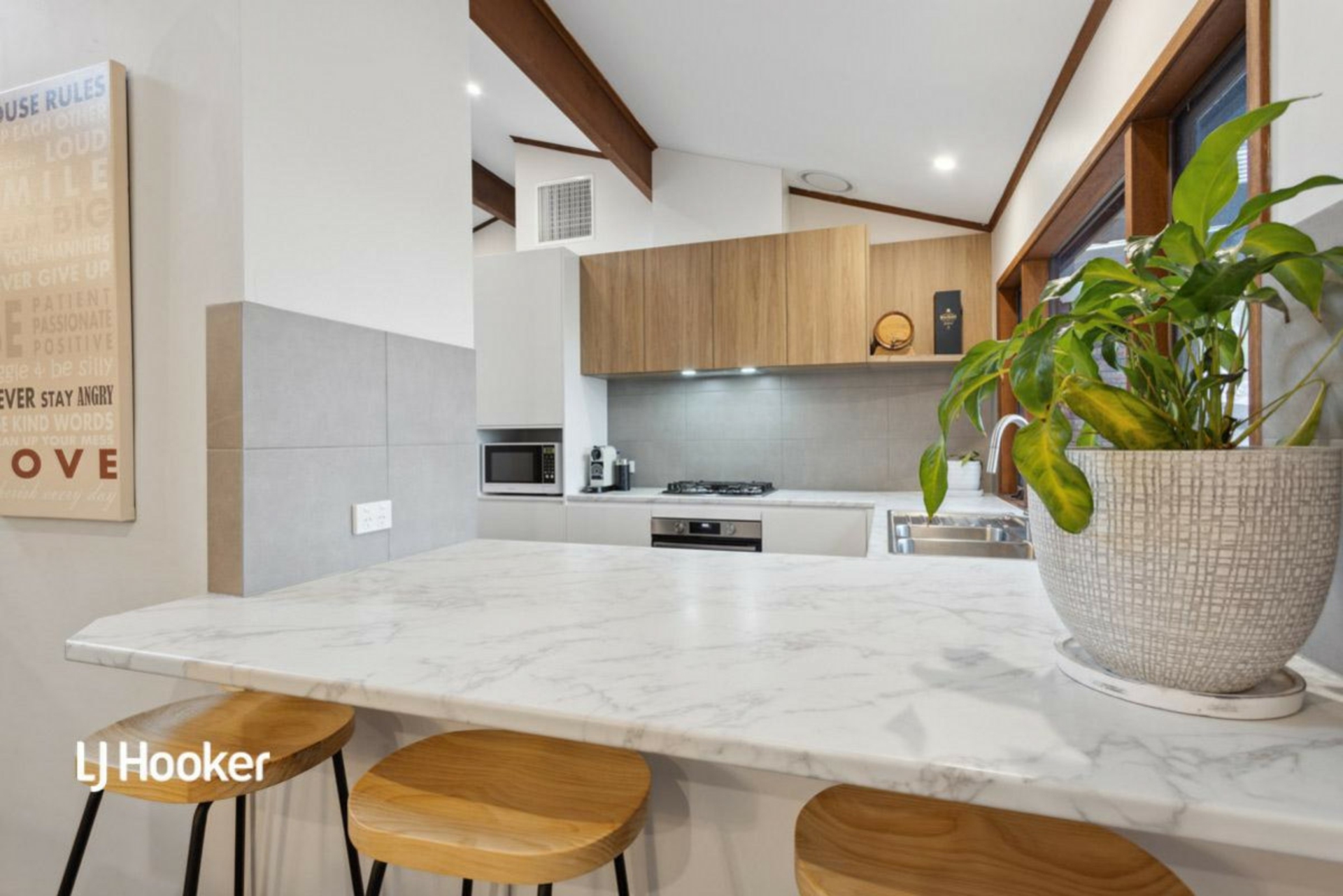 24 Lydia Avenue, SURREY DOWNS