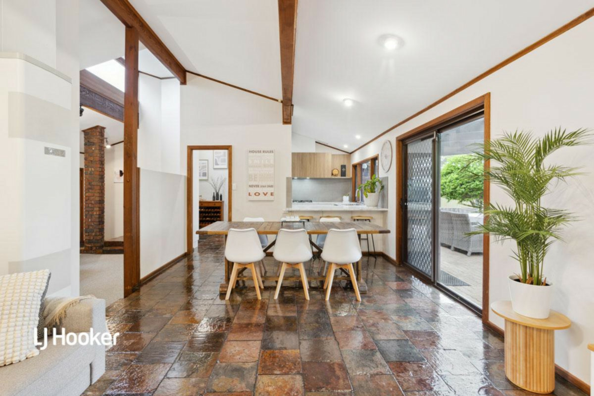 24 Lydia Avenue, SURREY DOWNS