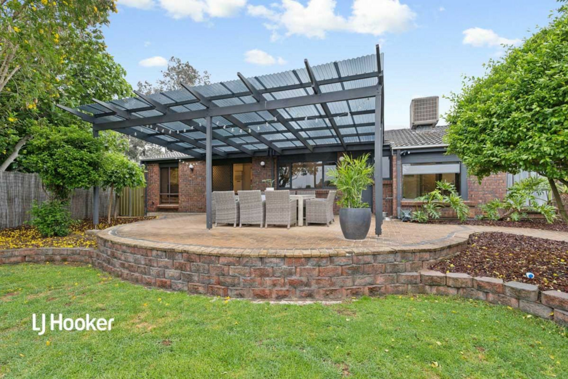 24 Lydia Avenue, SURREY DOWNS