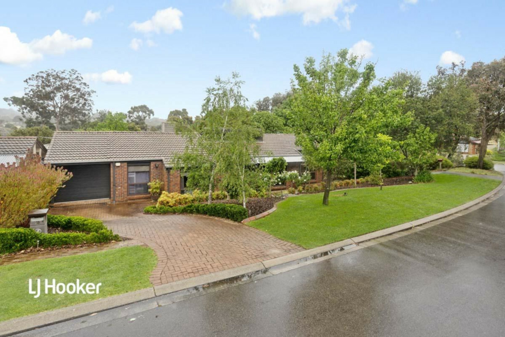 24 Lydia Avenue, SURREY DOWNS
