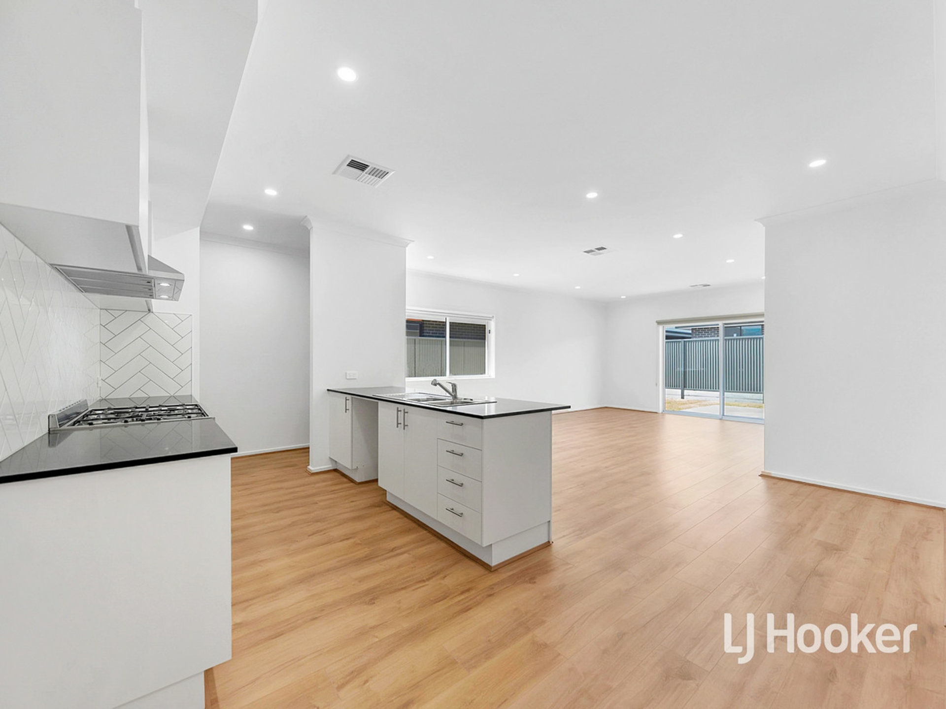 31 Kingfisher Drive, RIVERLEA PARK