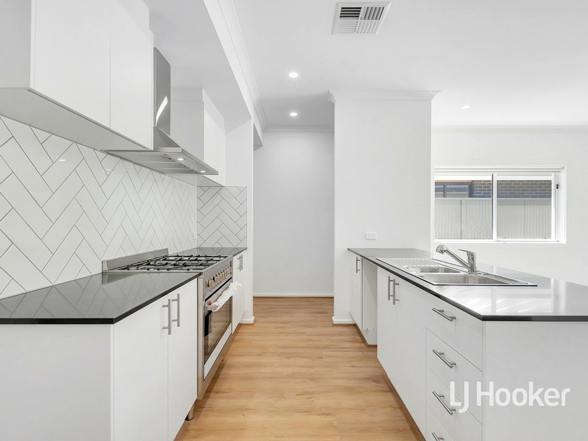 31 Kingfisher Drive, RIVERLEA PARK