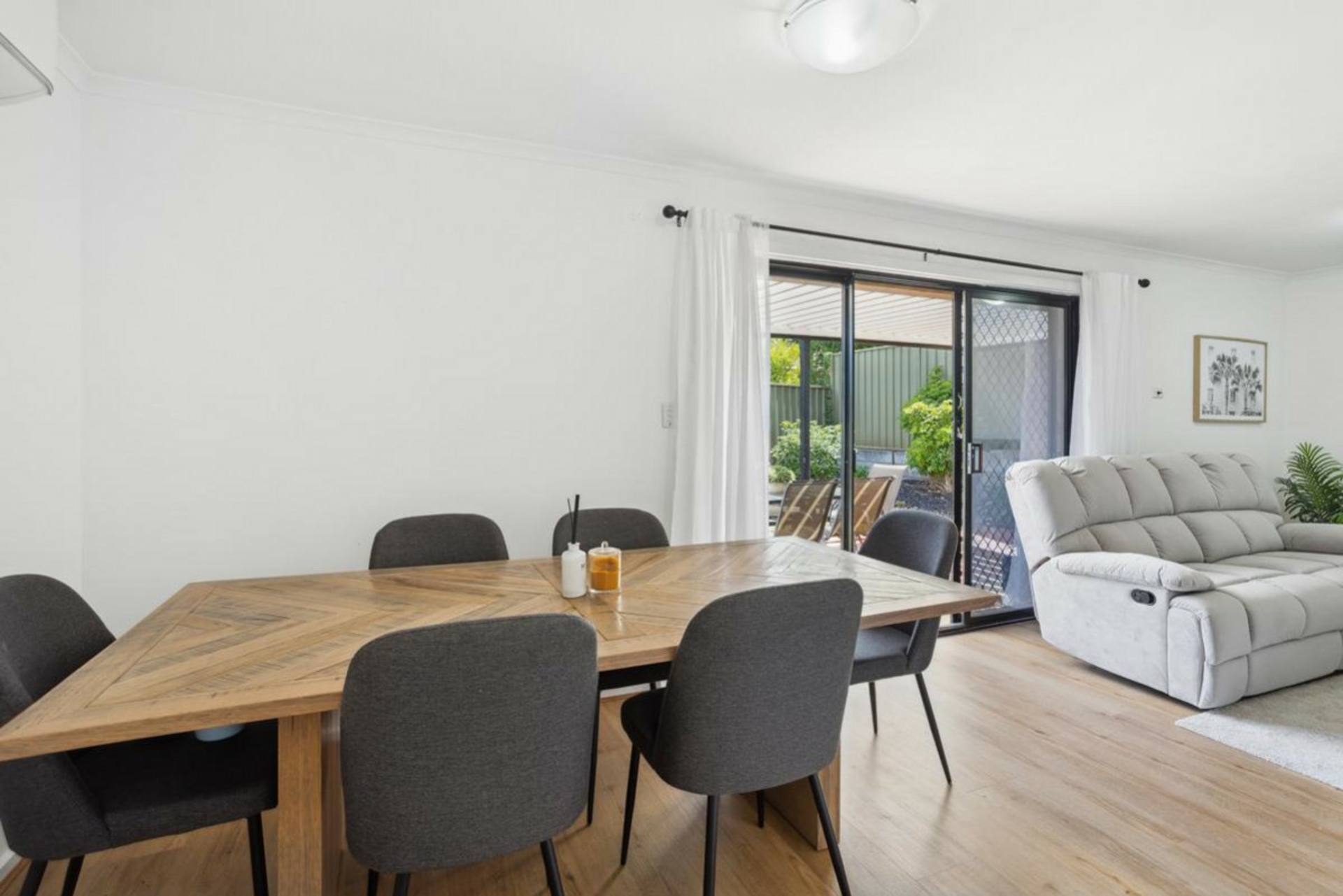 15 Debenham Court, GREENWITH