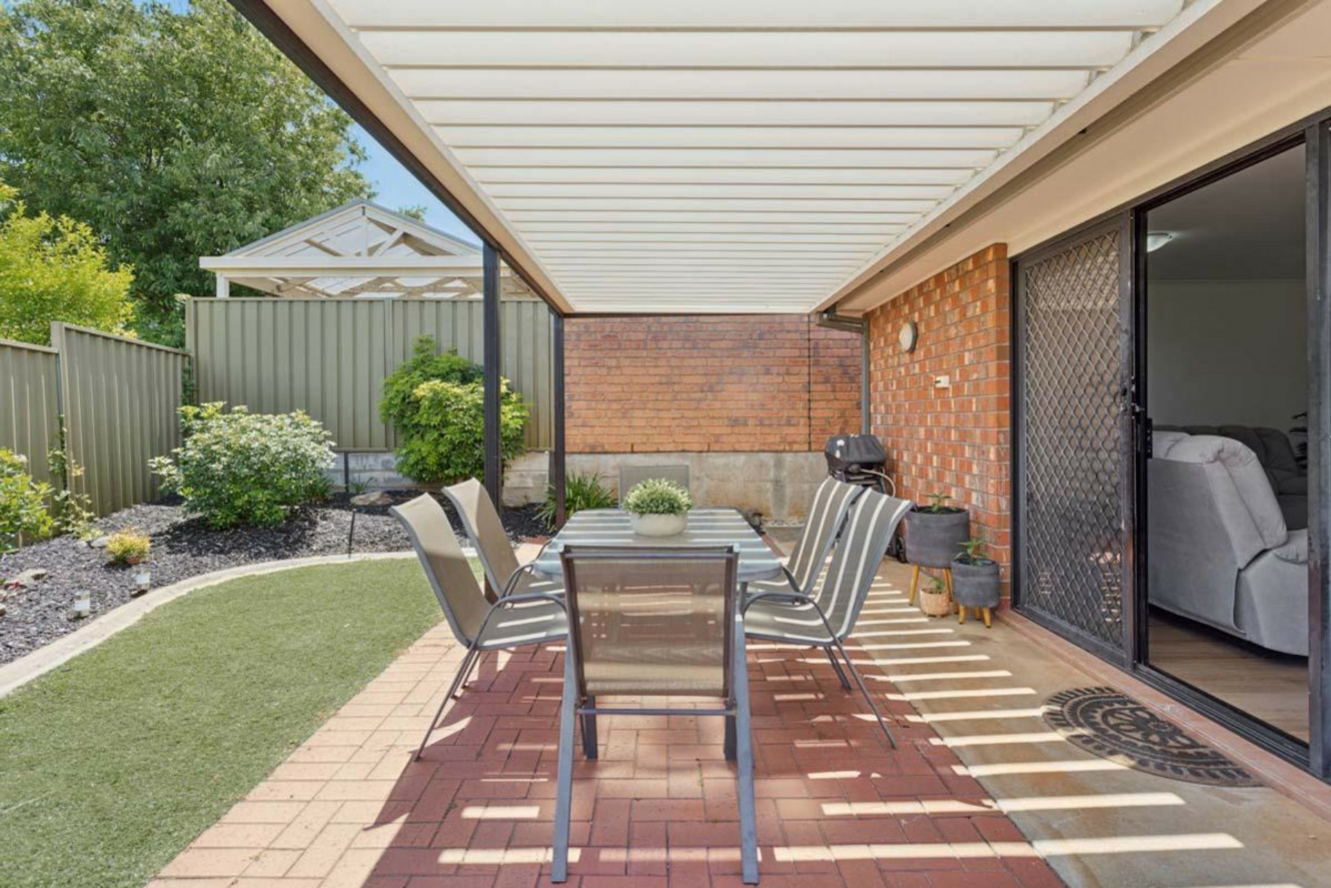 15 Debenham Court, GREENWITH