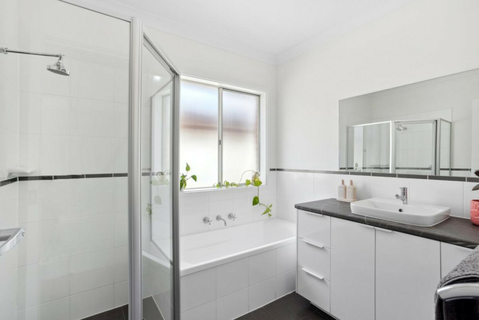 31 Newhaven Terrace — photo 14 of 19