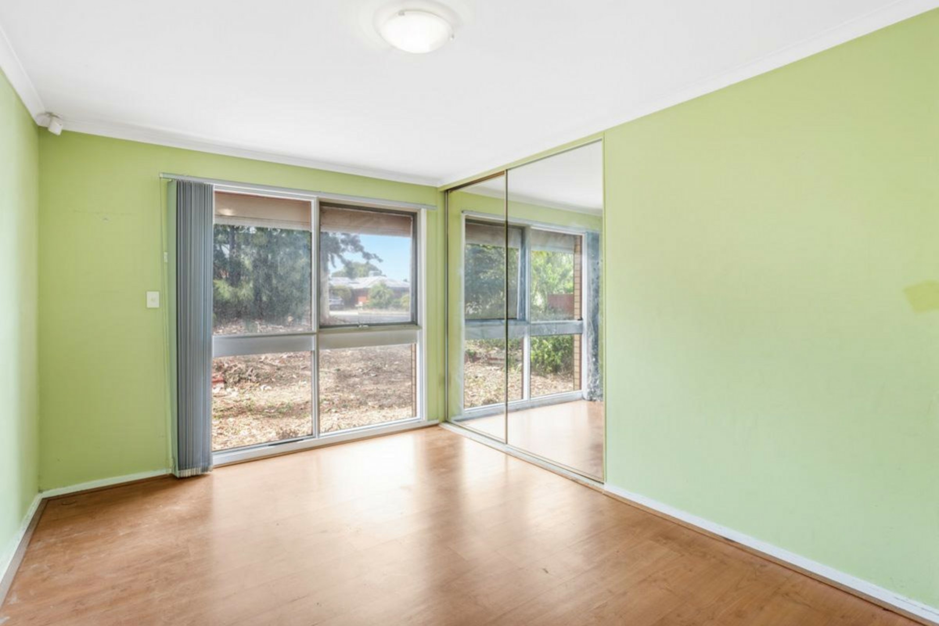 312 Grenfell Road, SURREY DOWNS