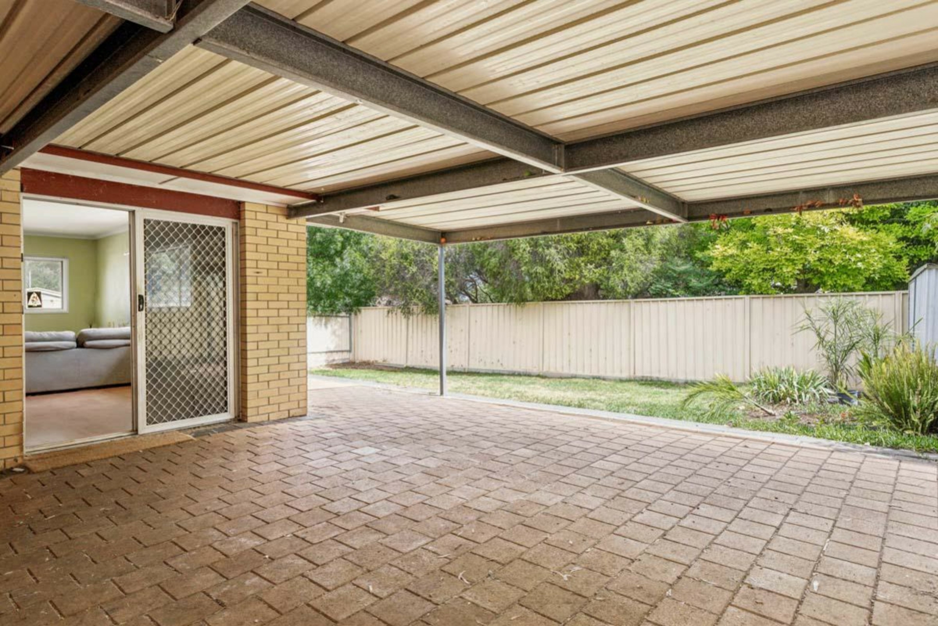 312 Grenfell Road, SURREY DOWNS