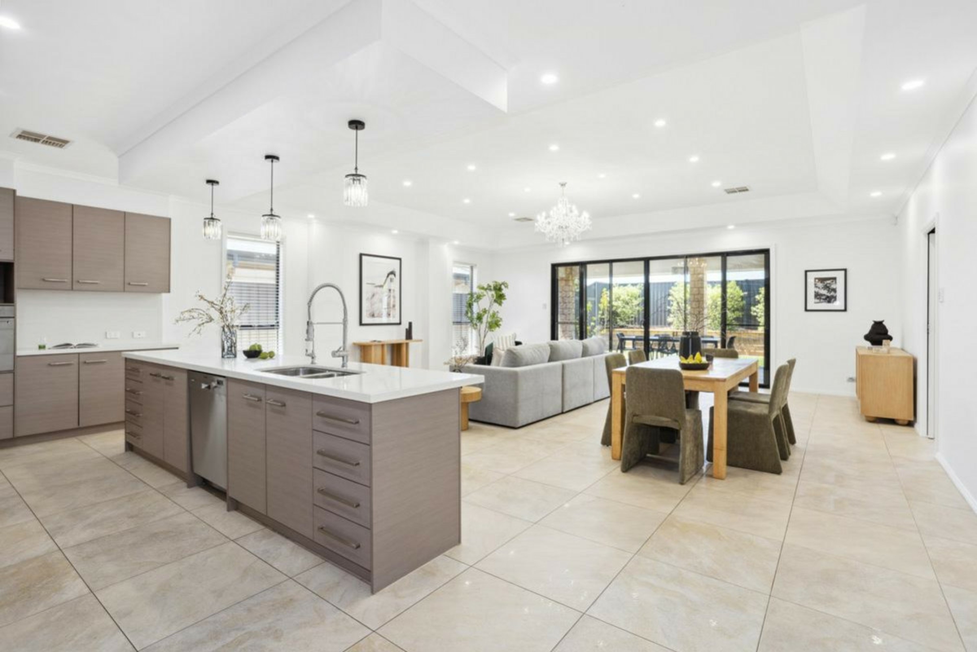 25 Nelson Crescent, MAWSON LAKES