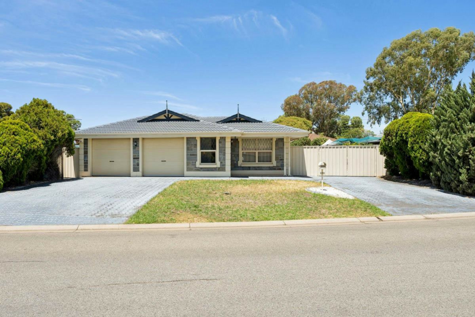 8 Waratah Drive, BLAKEVIEW