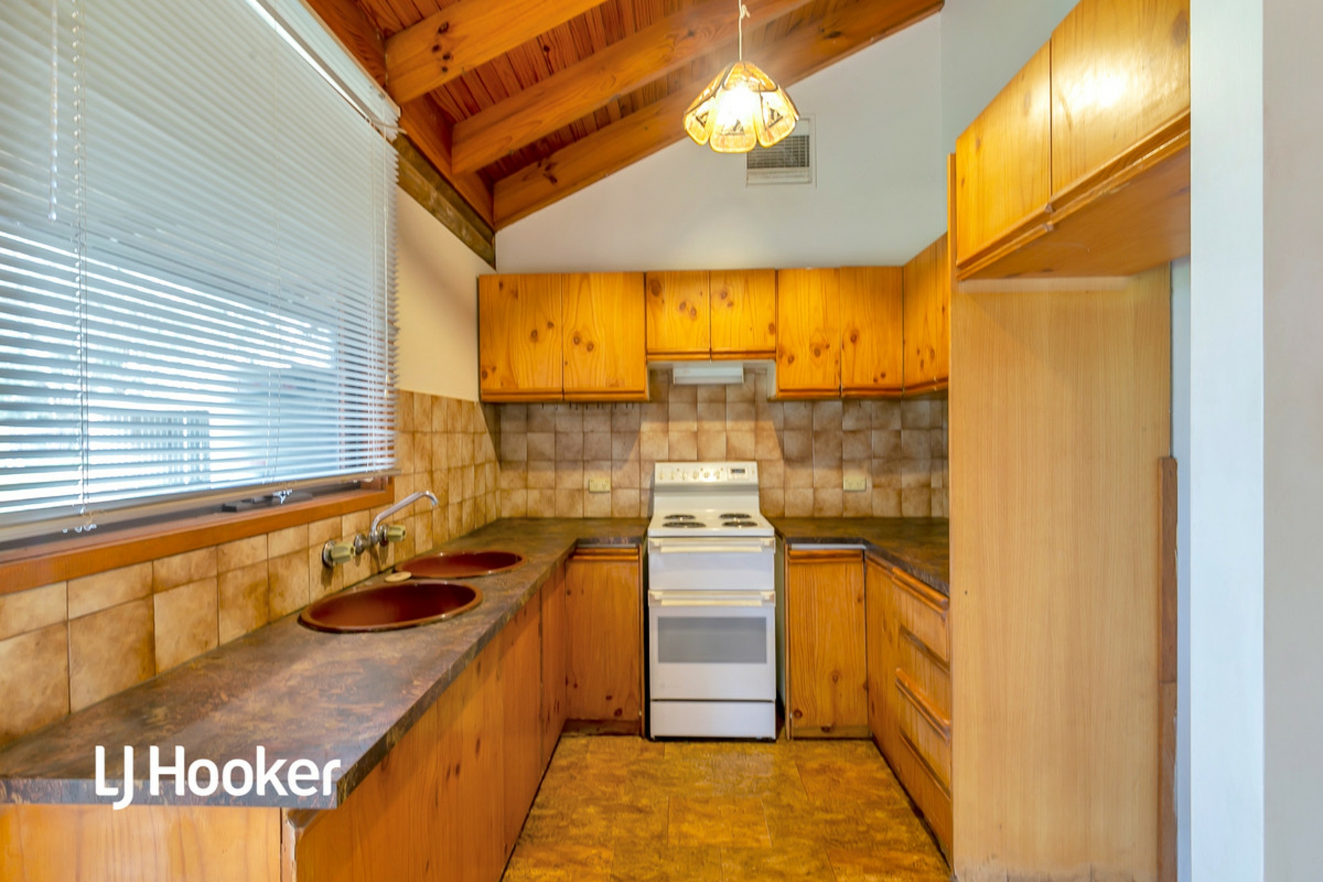 7 Wyatt Road, DIREK