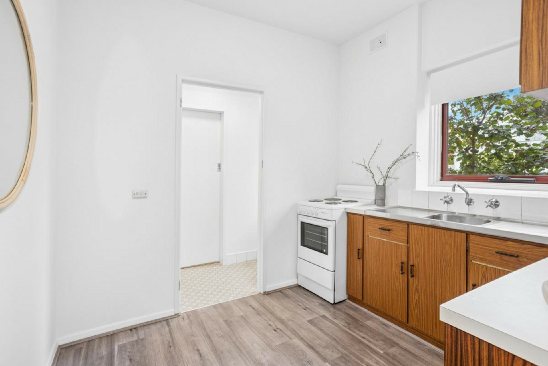 1/6 Saltram Road, GLENELG