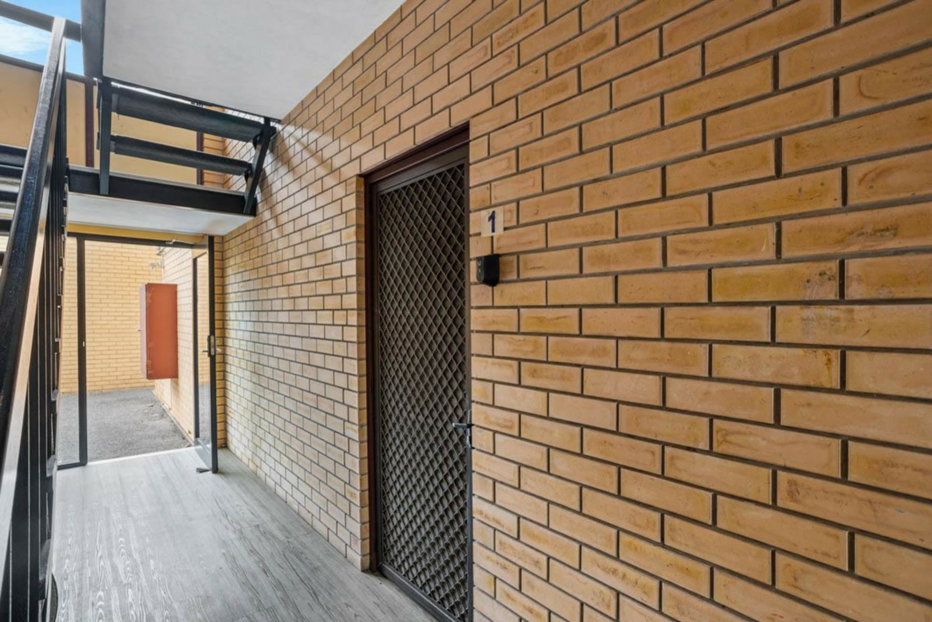 1/6 Saltram Road, GLENELG
