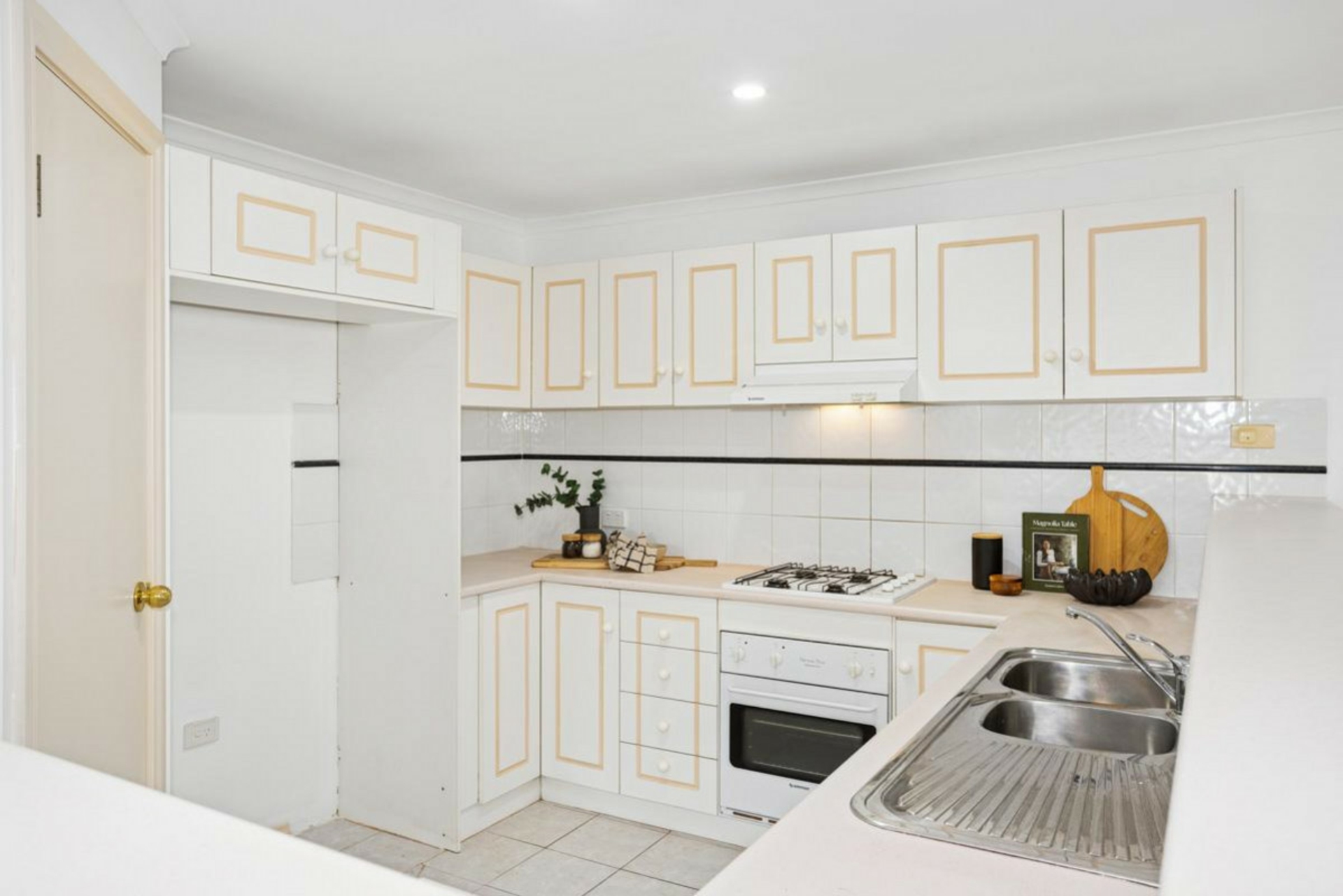 15 Bourke Place, GOLDEN GROVE