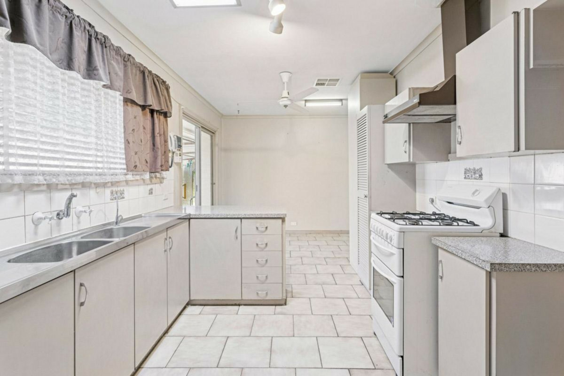 38 Brunel Drive, MODBURY HEIGHTS