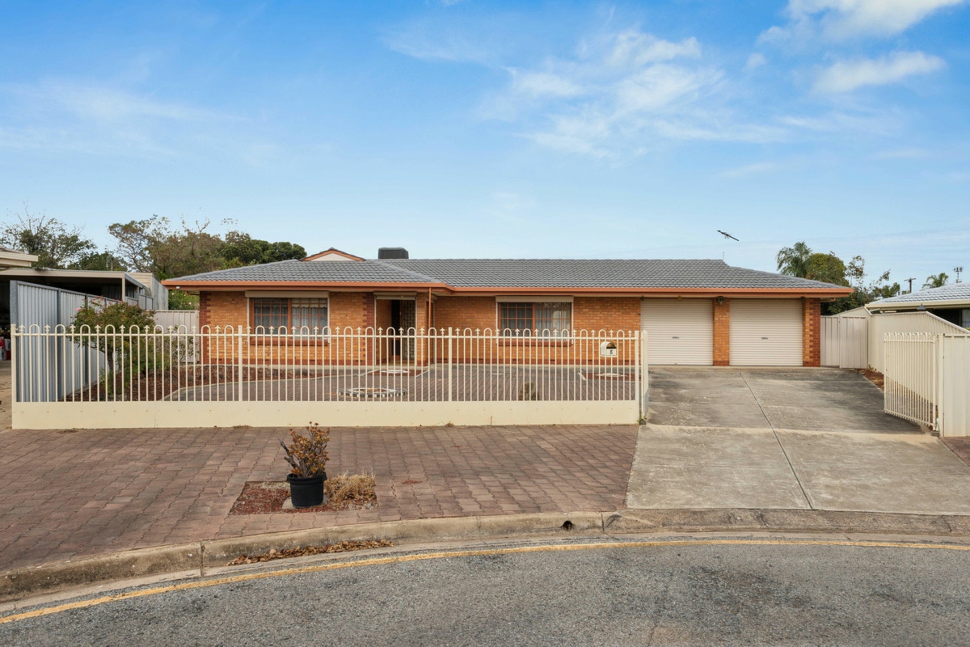 8 Tranquil Court, CAMPBELLTOWN