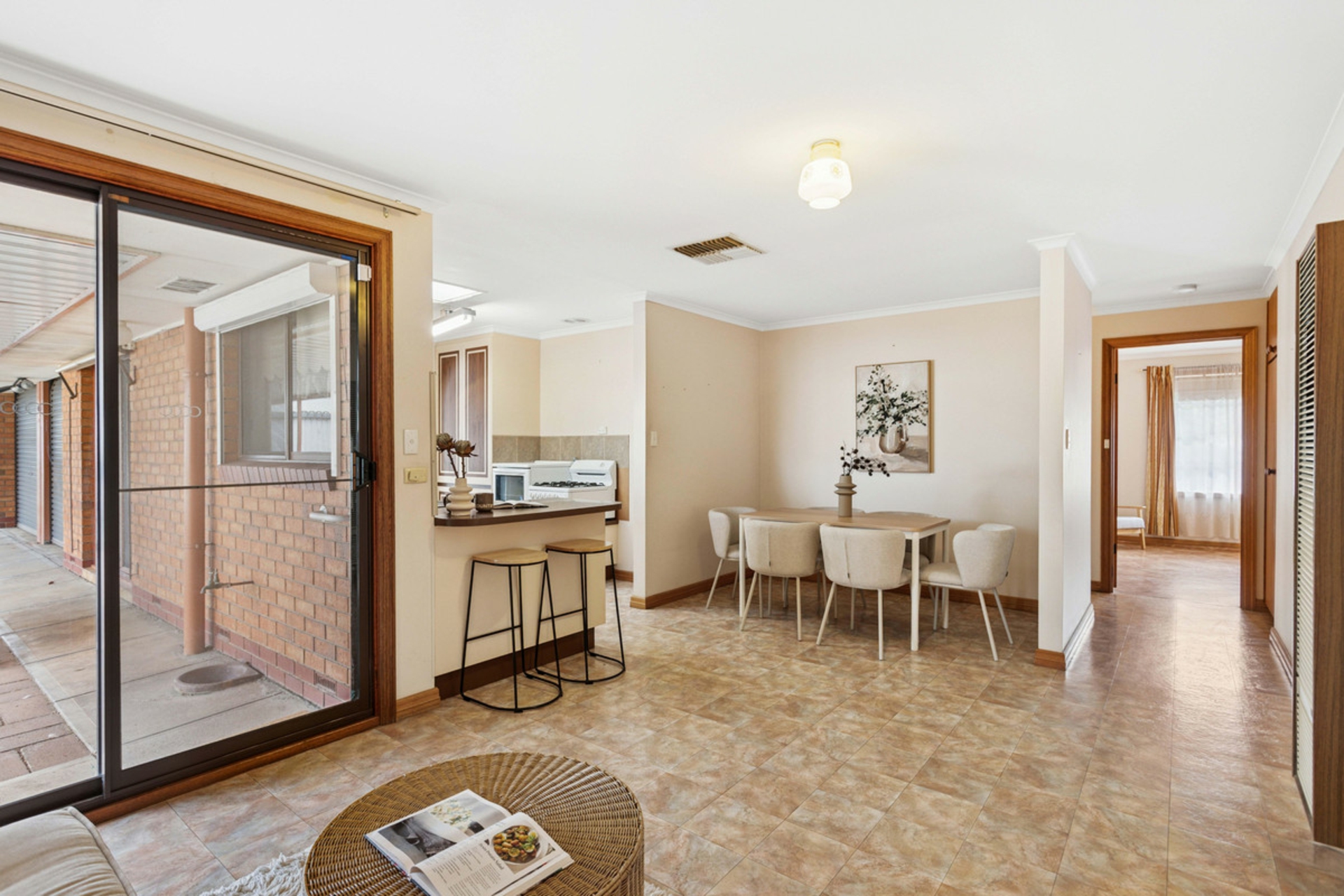 8 Tranquil Court, CAMPBELLTOWN
