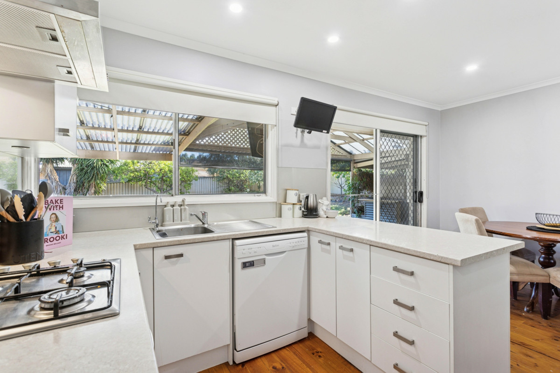12 Wirilda Avenue, SURREY DOWNS