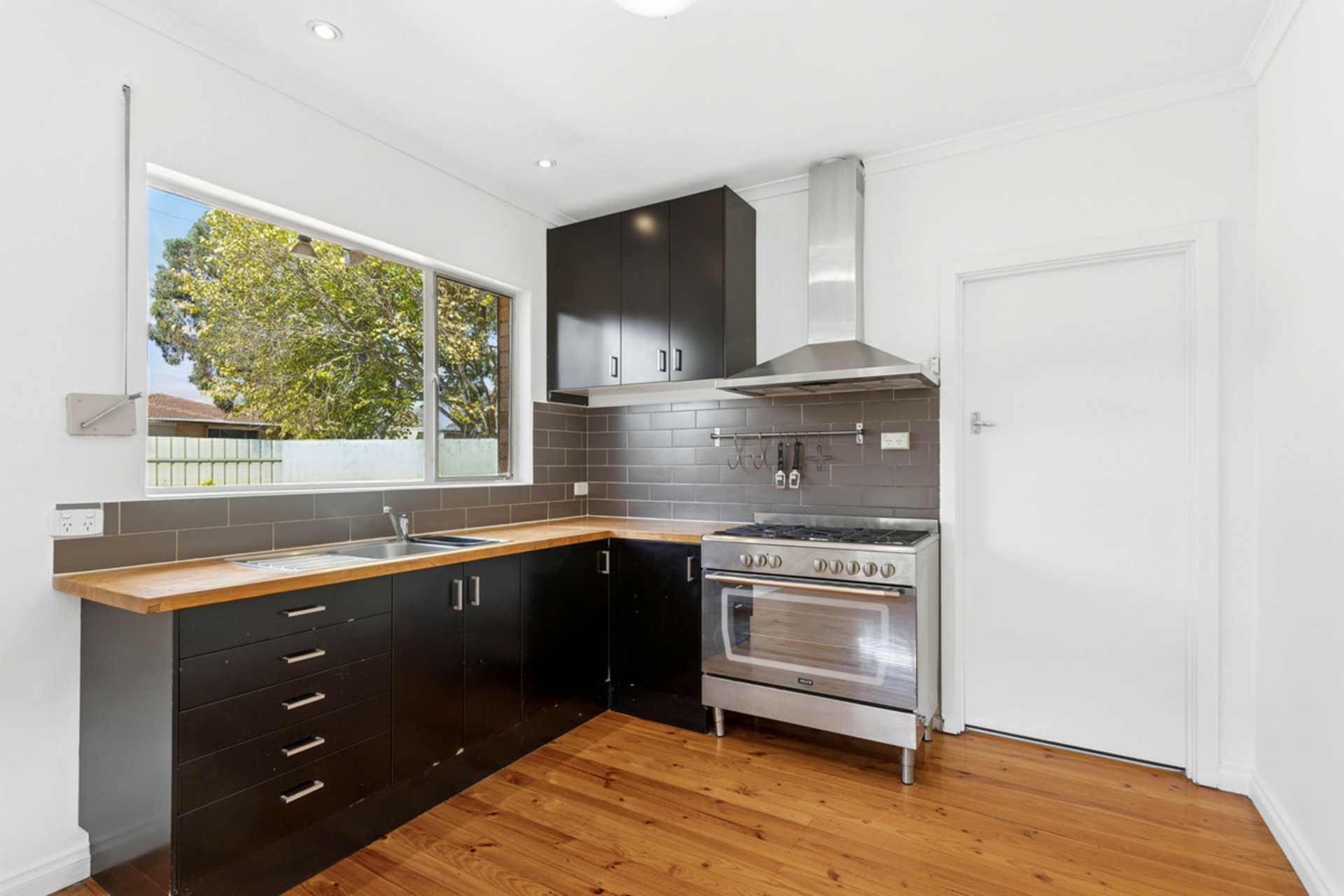 5 Ian Avenue, PARA HILLS WEST