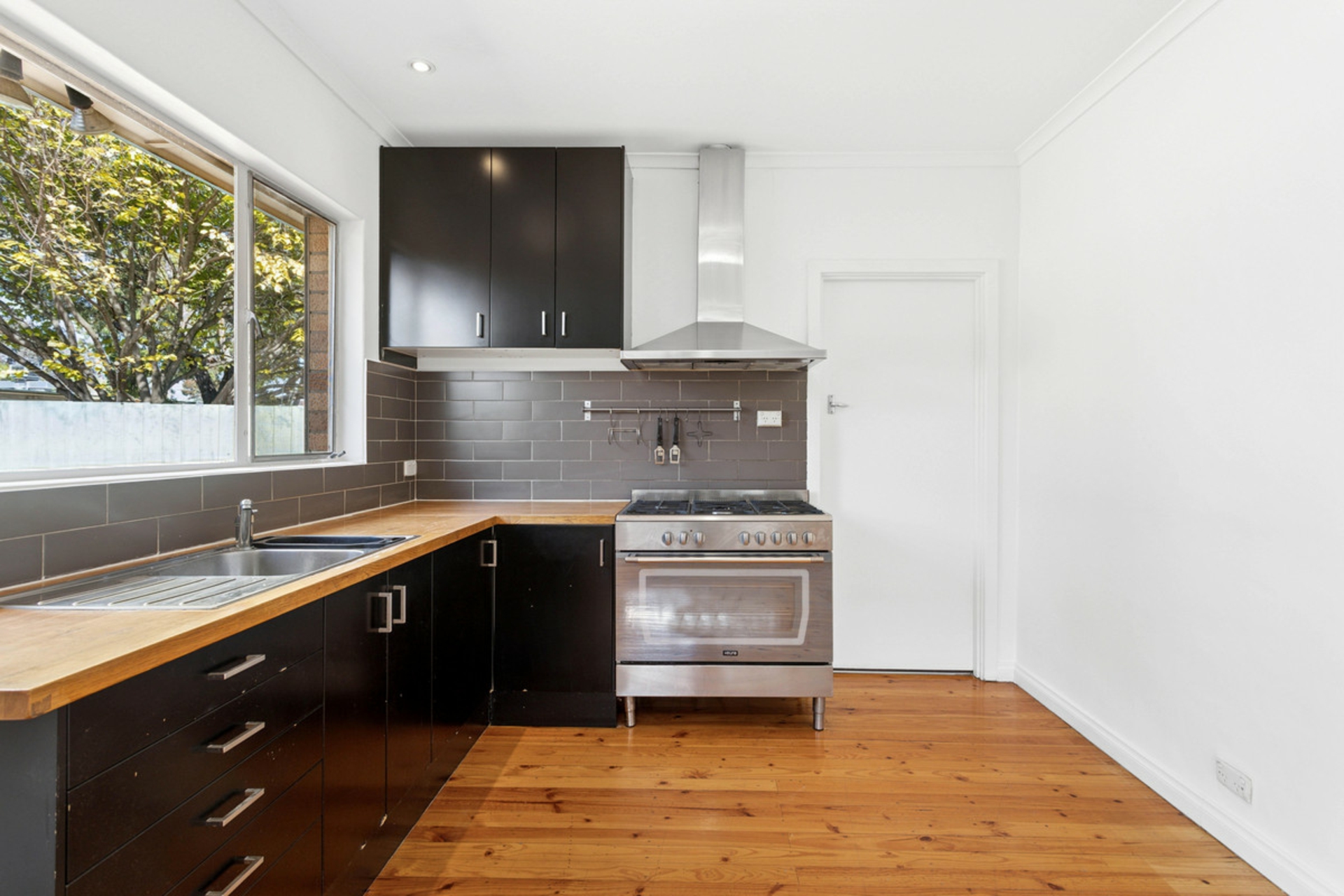 5 Ian Avenue, PARA HILLS WEST