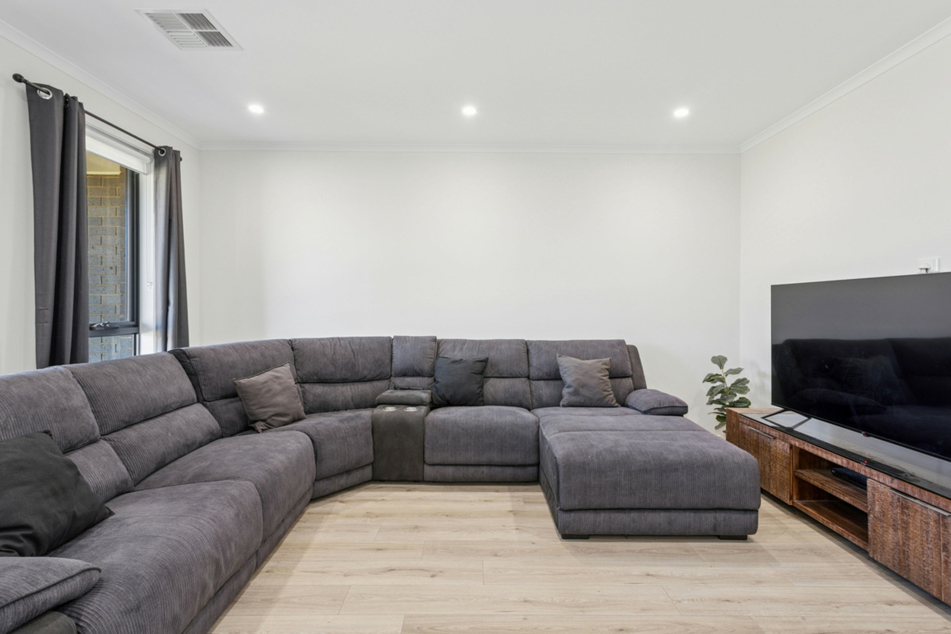 5 Gardenia Grove, TWO WELLS
