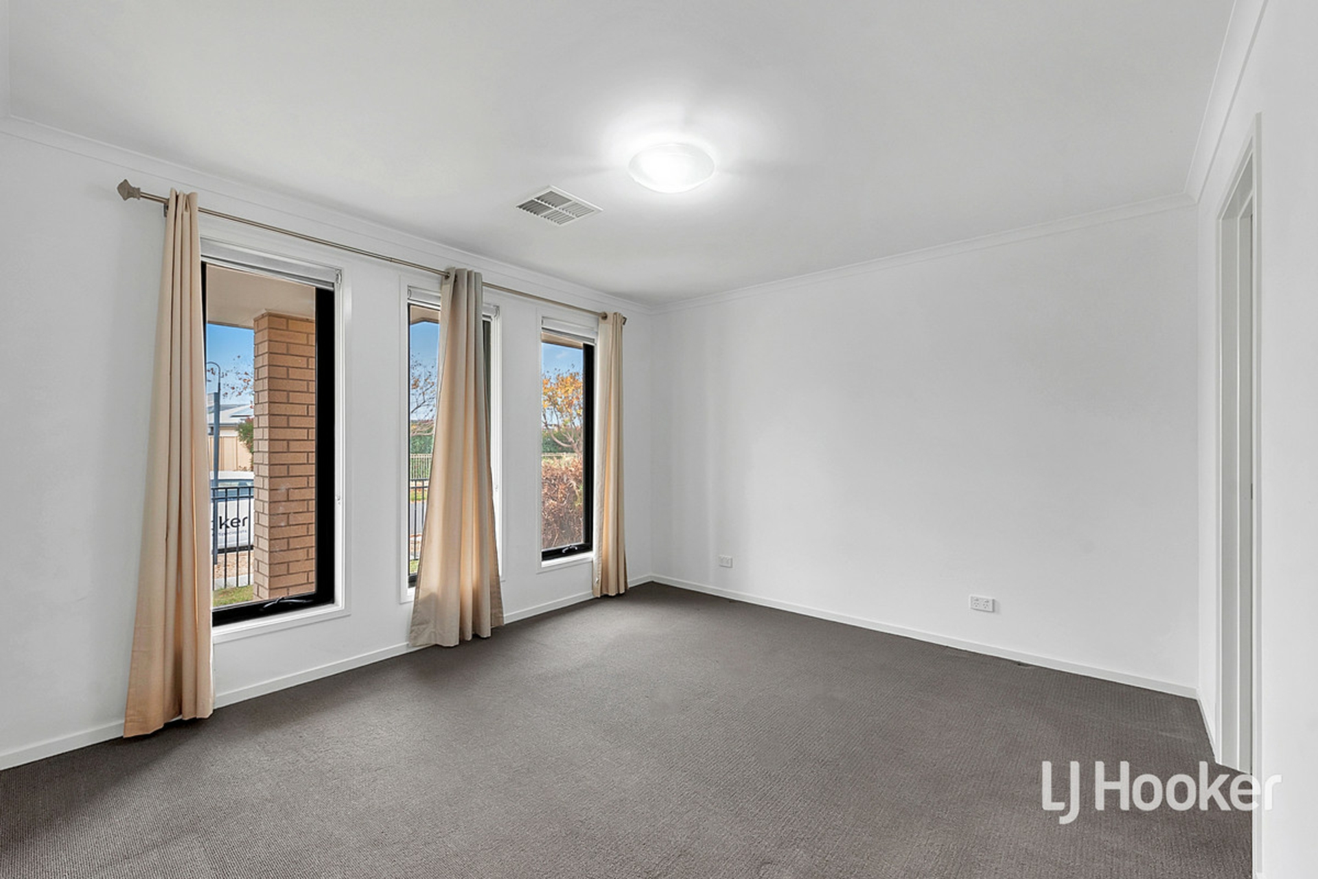 47 Scarlet Avenue, MUNNO PARA