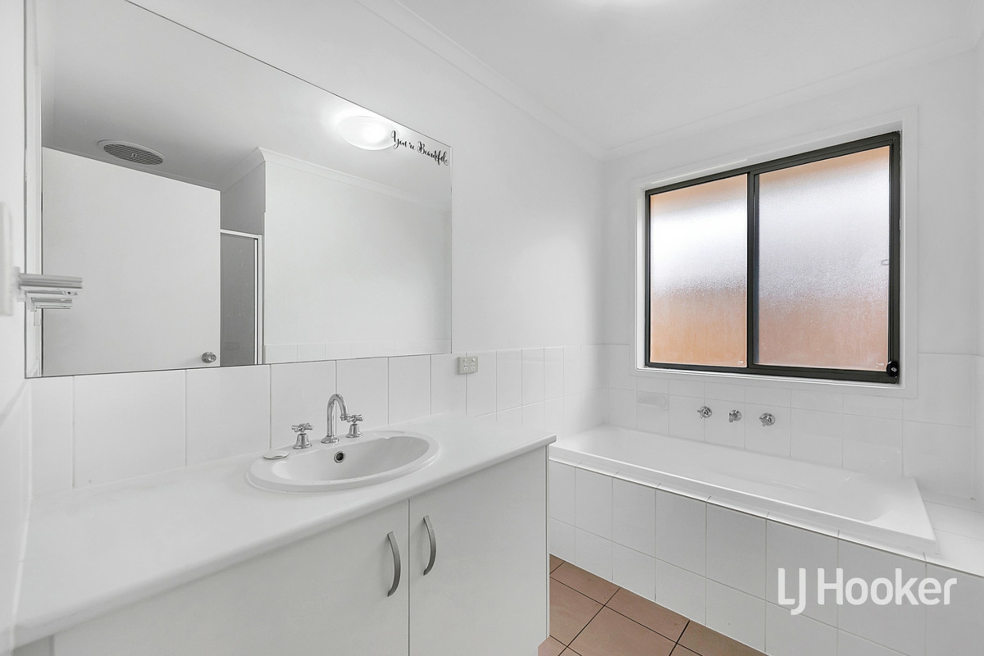 47 Scarlet Avenue, MUNNO PARA