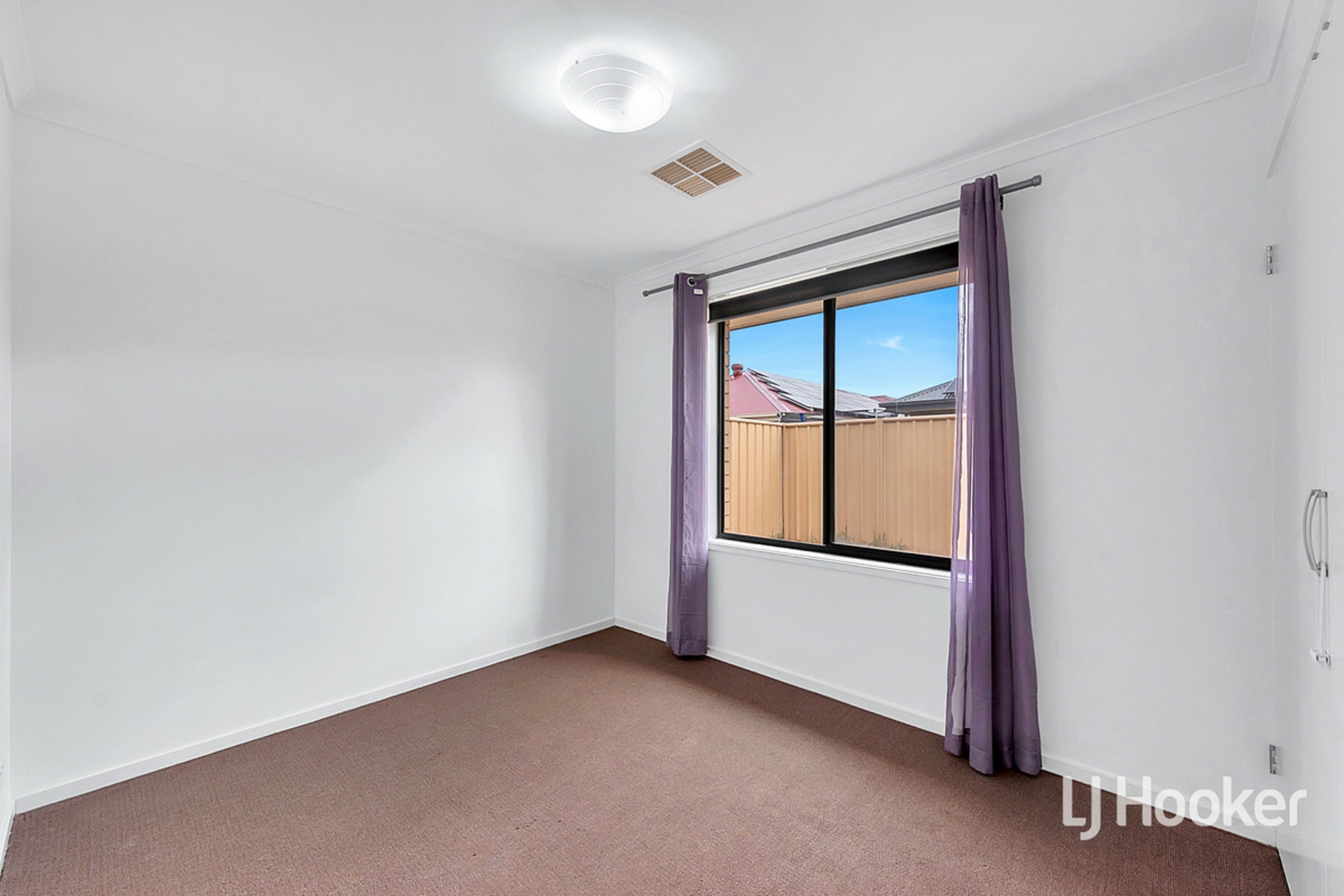 47 Scarlet Avenue, MUNNO PARA