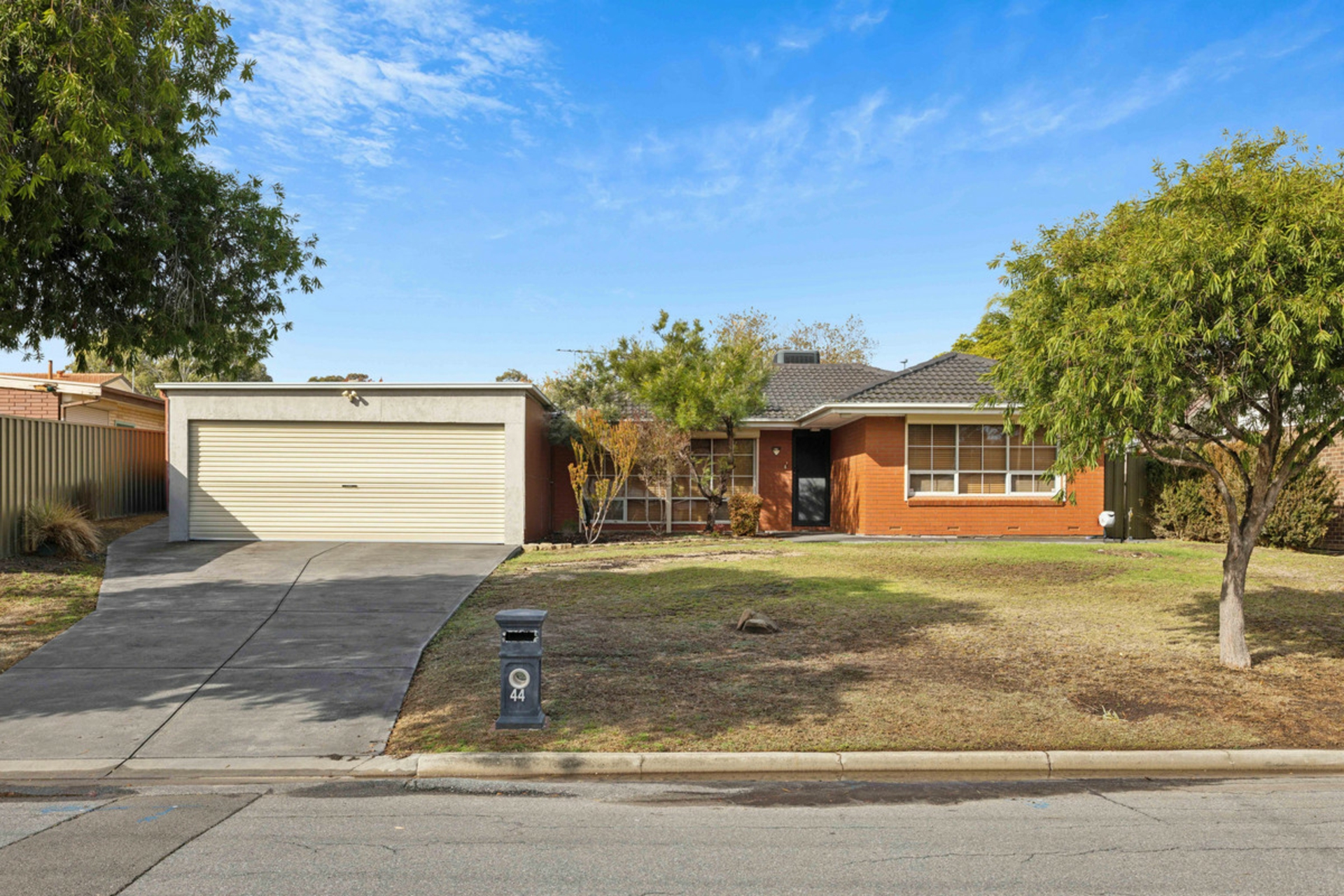 44 Joycelyn Avenue, Surrey Downs