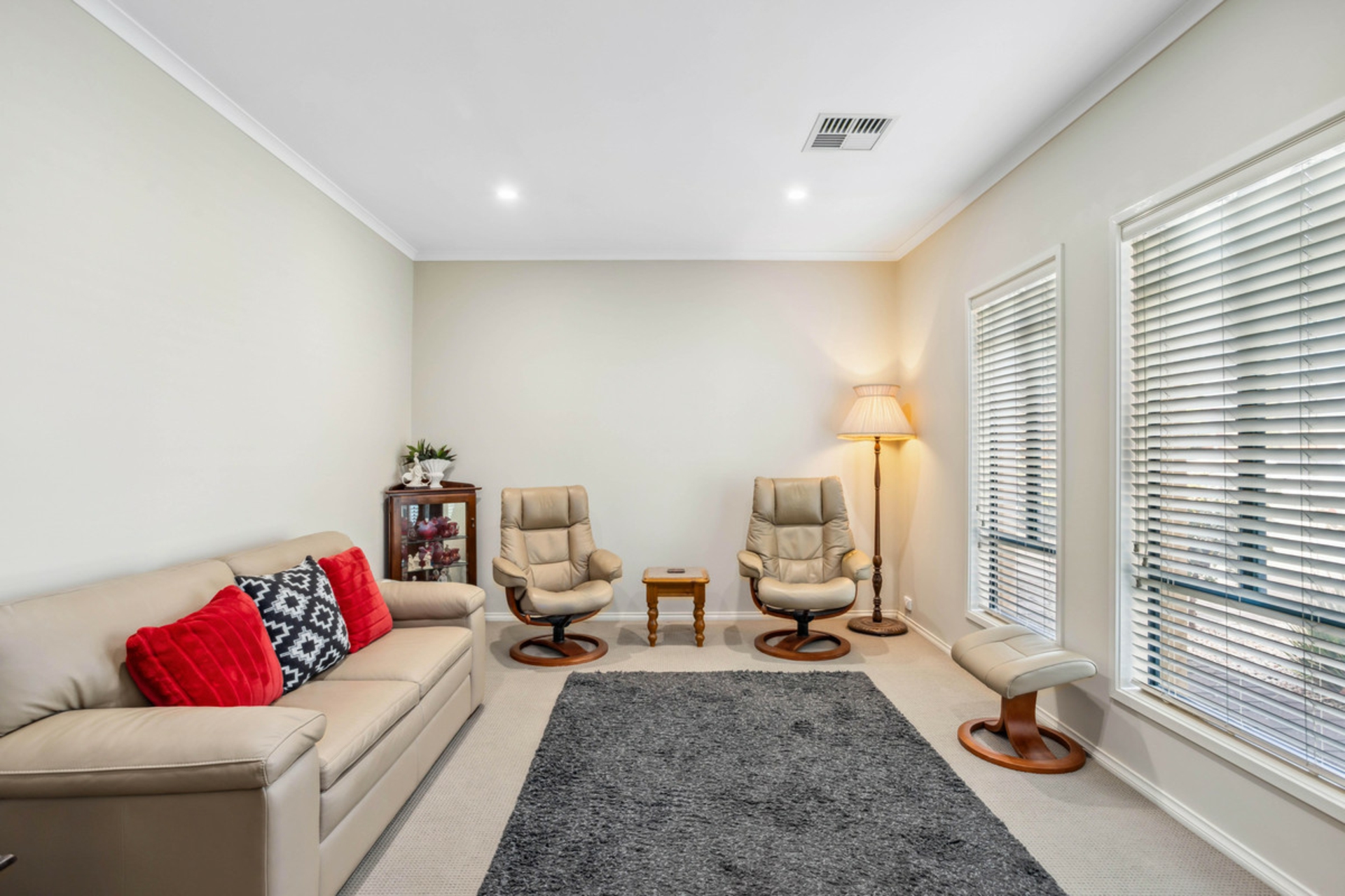 10 Sugarloaf Lane, MAWSON LAKES