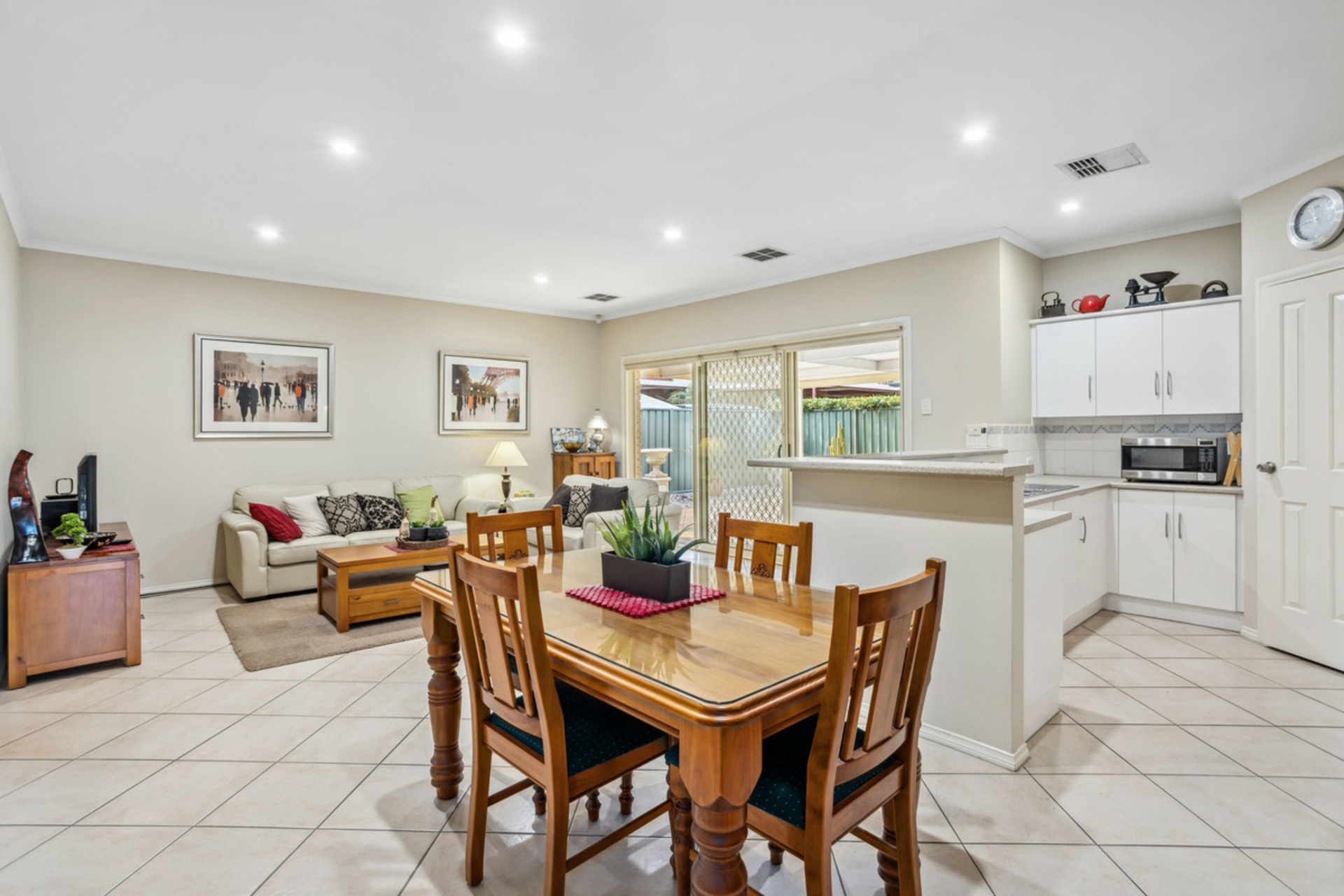10 Sugarloaf Lane, MAWSON LAKES