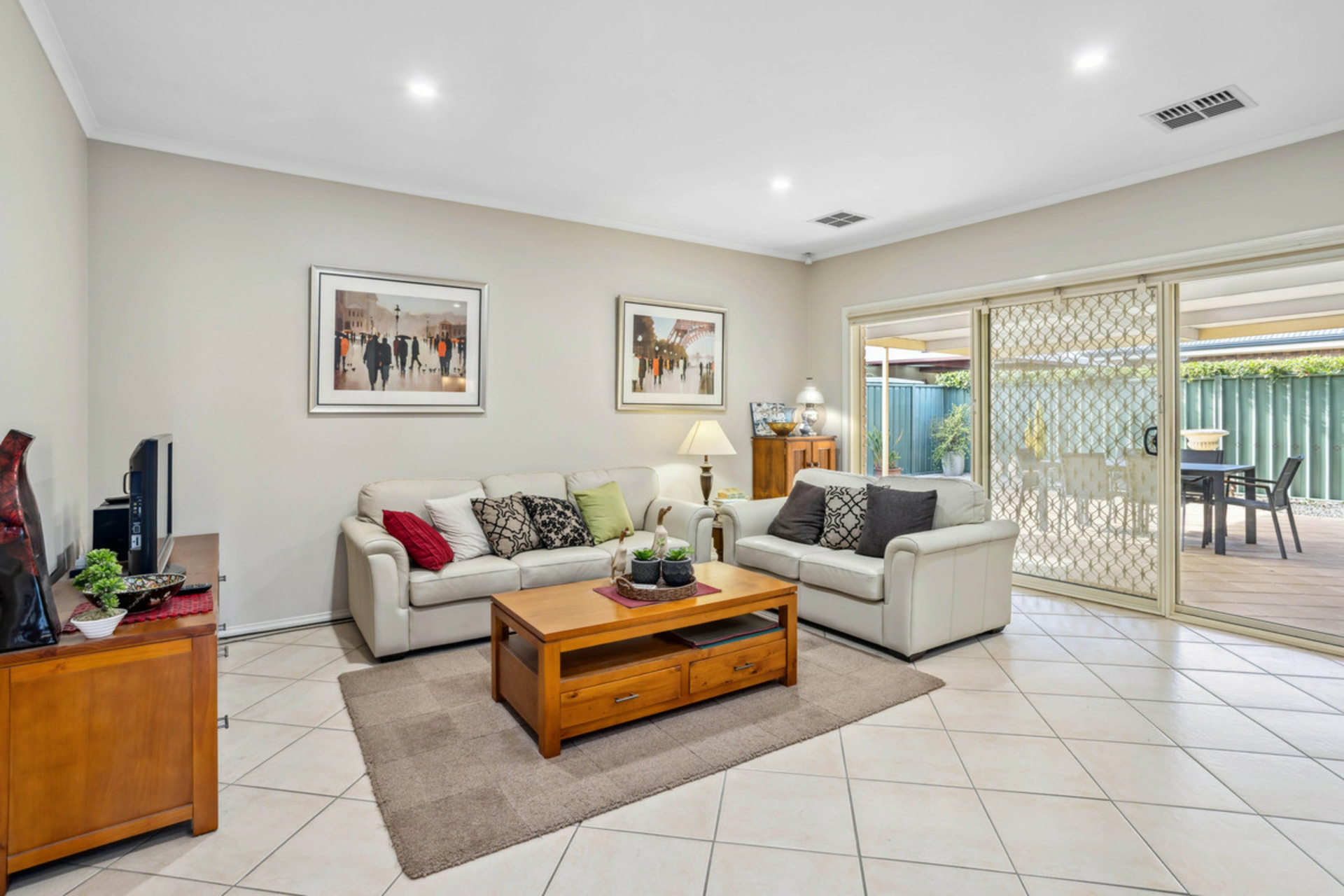 10 Sugarloaf Lane, MAWSON LAKES
