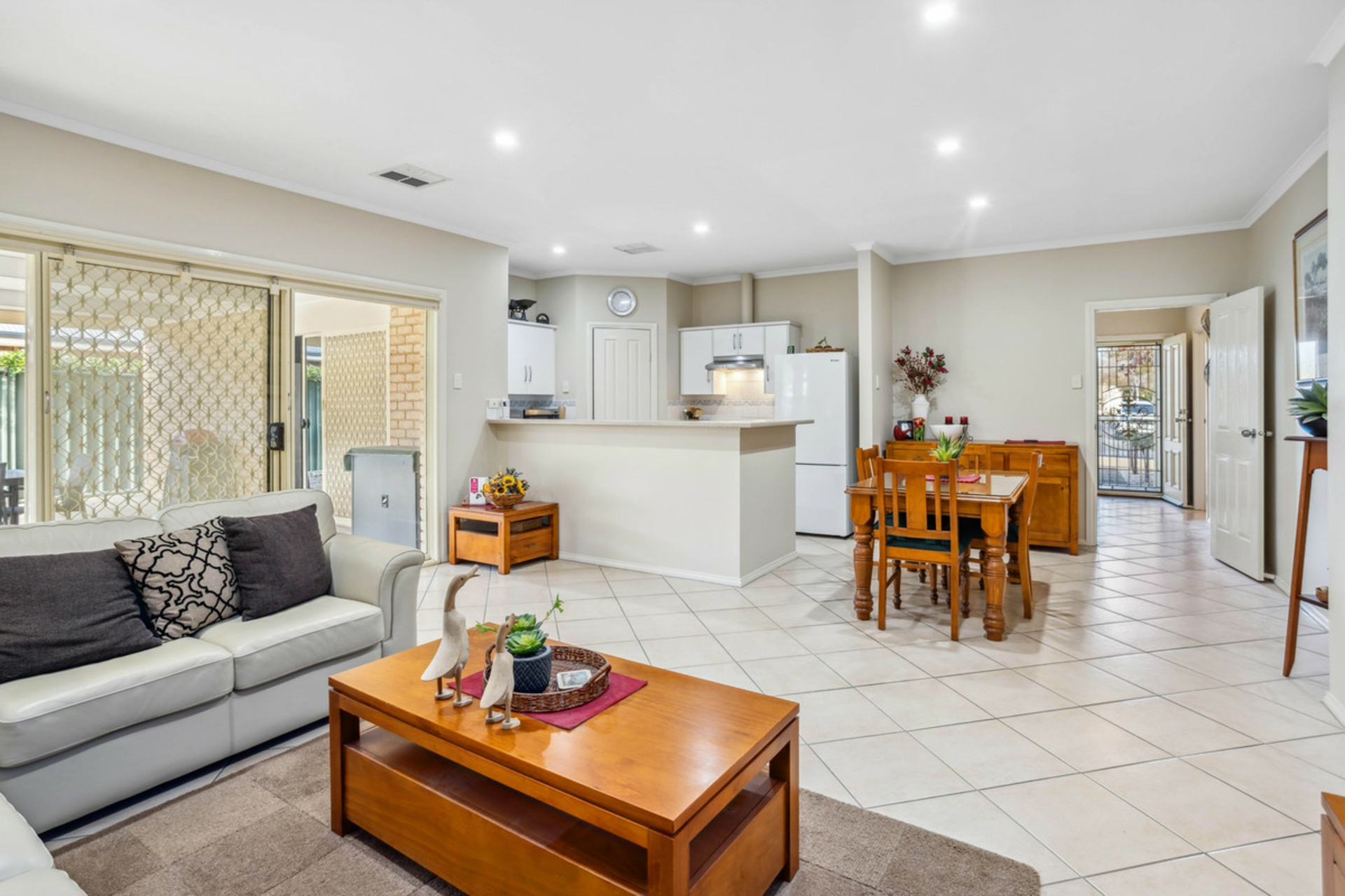 10 Sugarloaf Lane, MAWSON LAKES