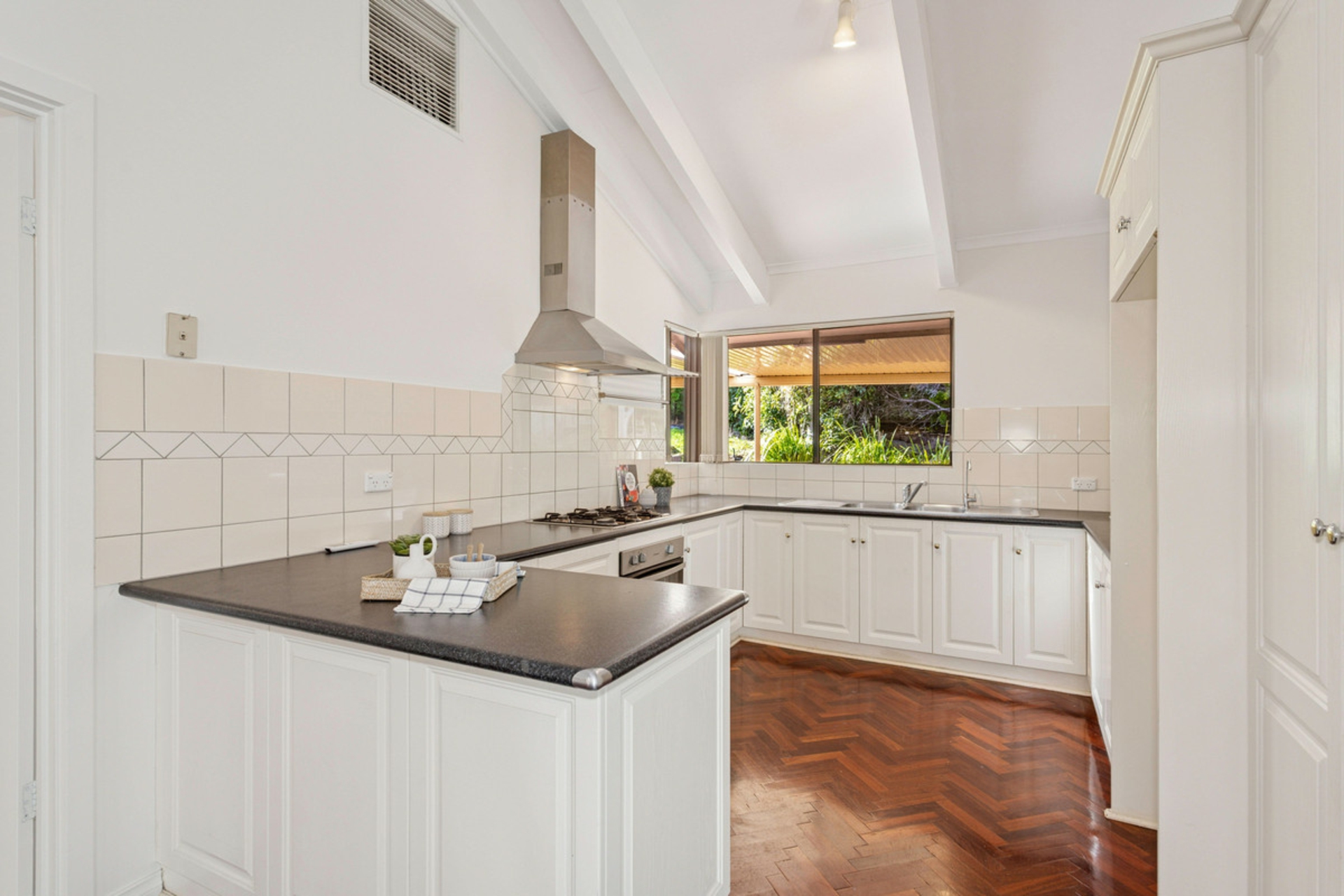 7 Irvine Court, WYNN VALE