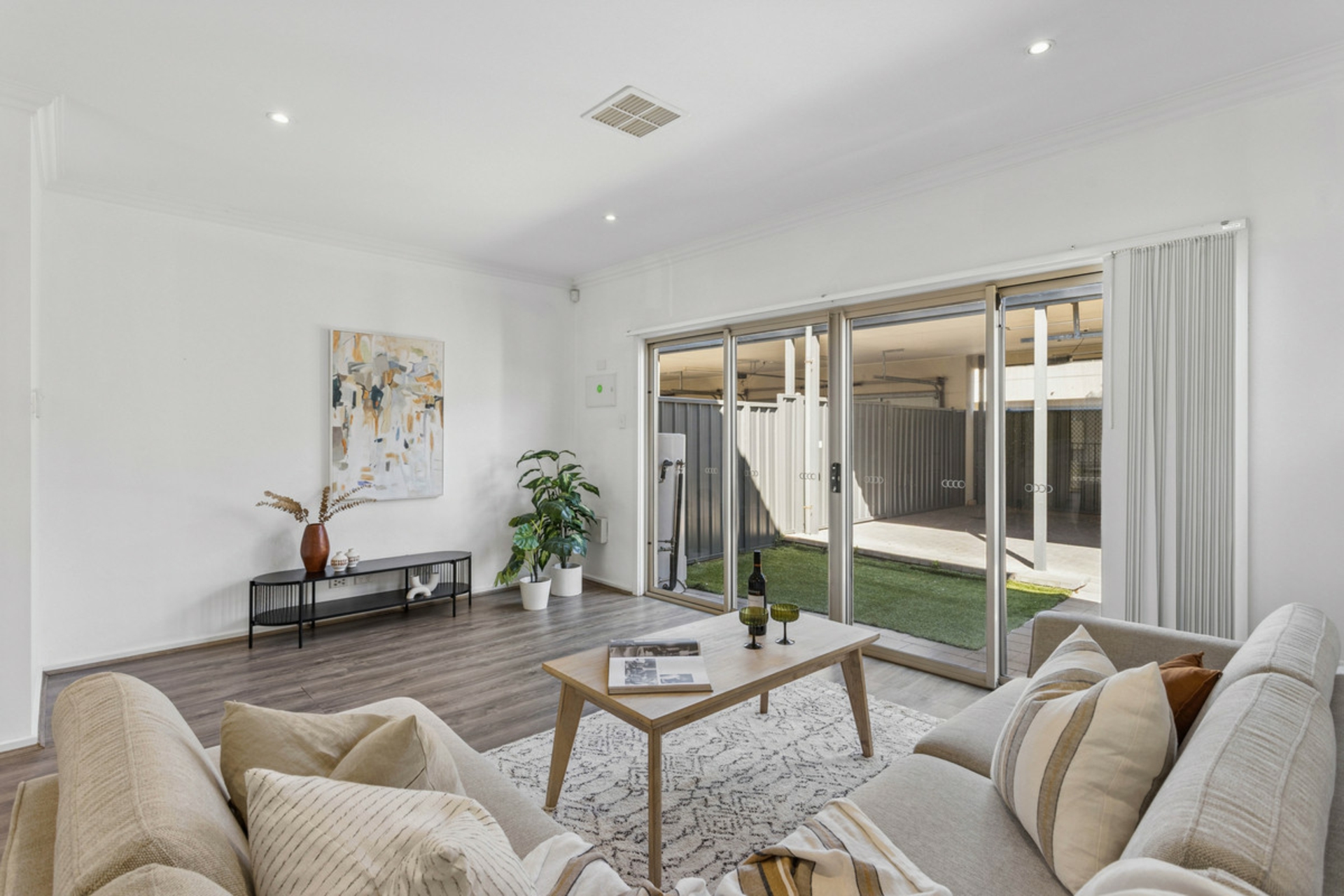 4/29 Victoria Parade — photo from LJ Hooker Property Specialists