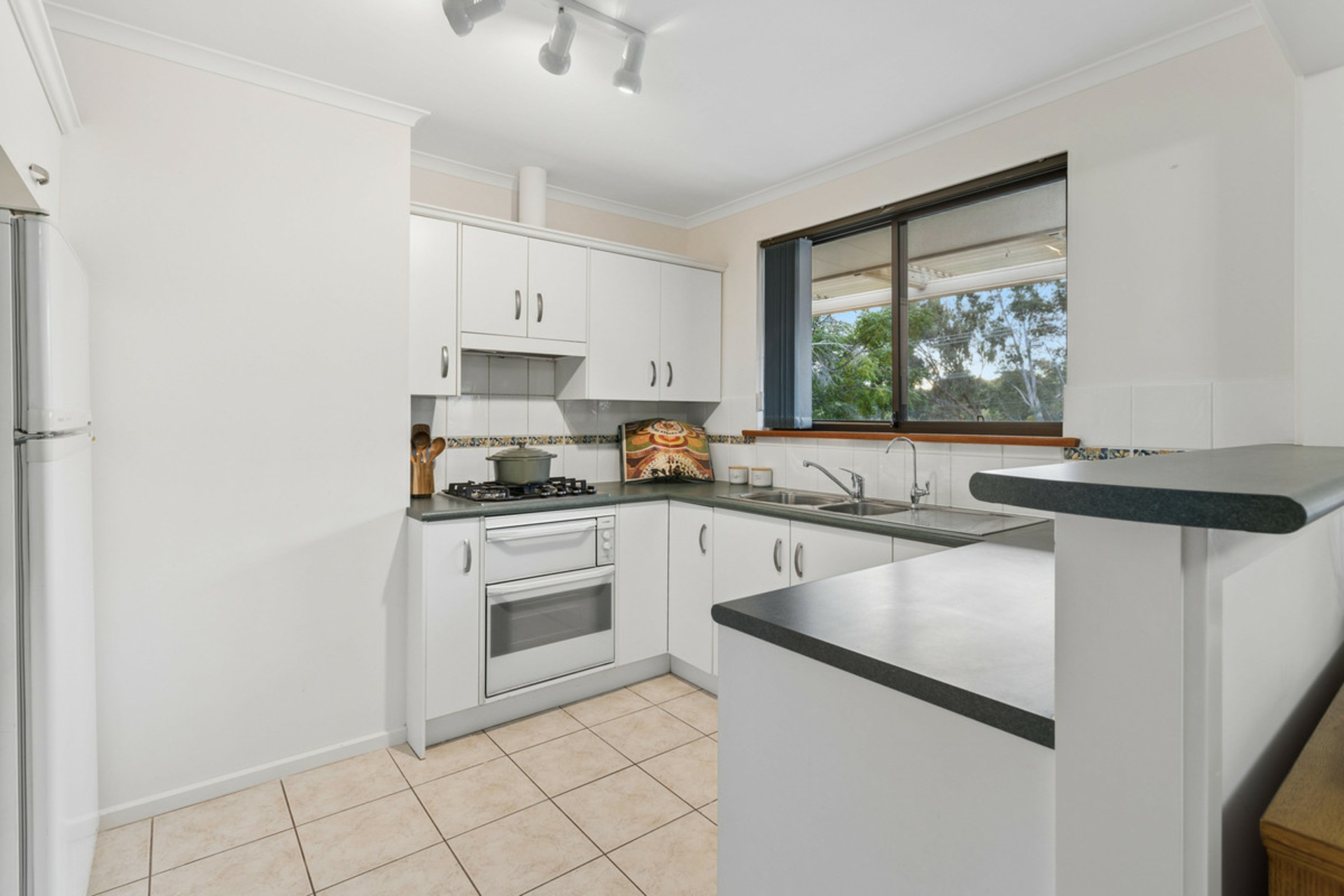 4/26 Panorama Drive — photo 2 of 18