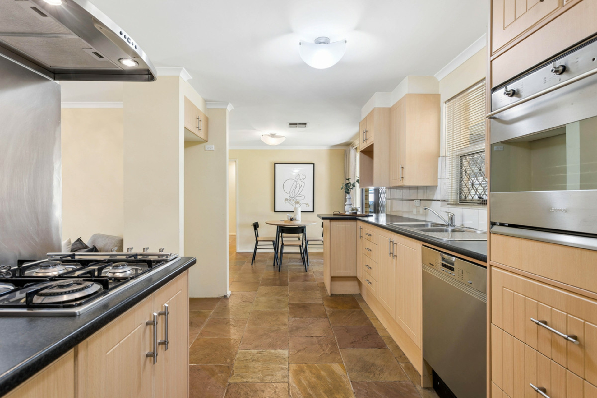9 Bank Crescent — photo 3 of 21