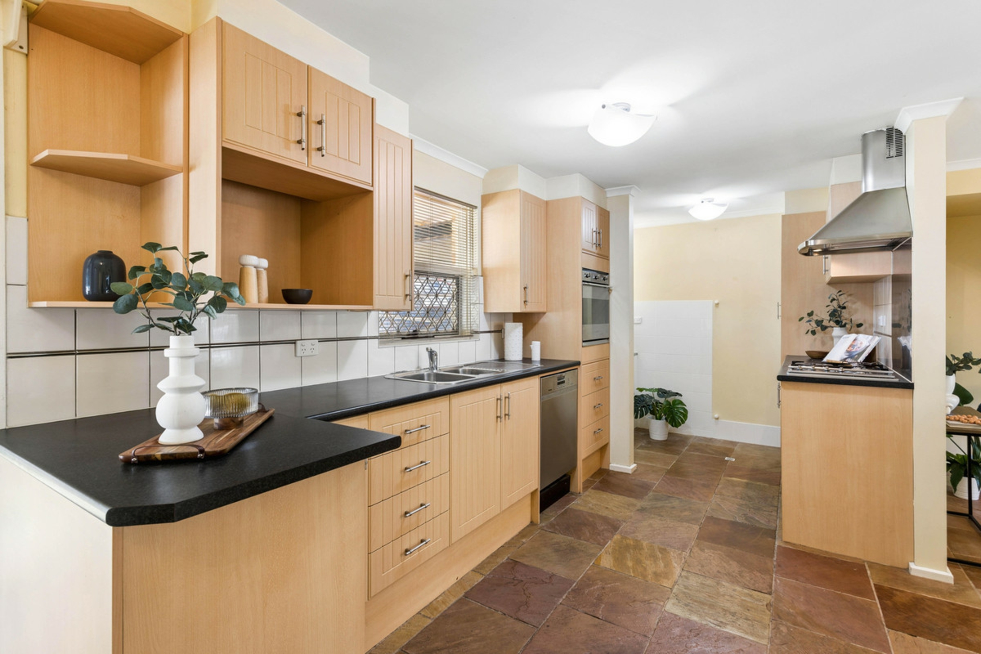 9 Bank Crescent — photo 4 of 21