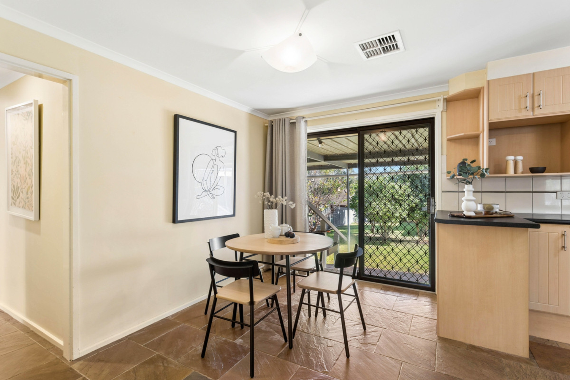 9 Bank Crescent — photo 5 of 21