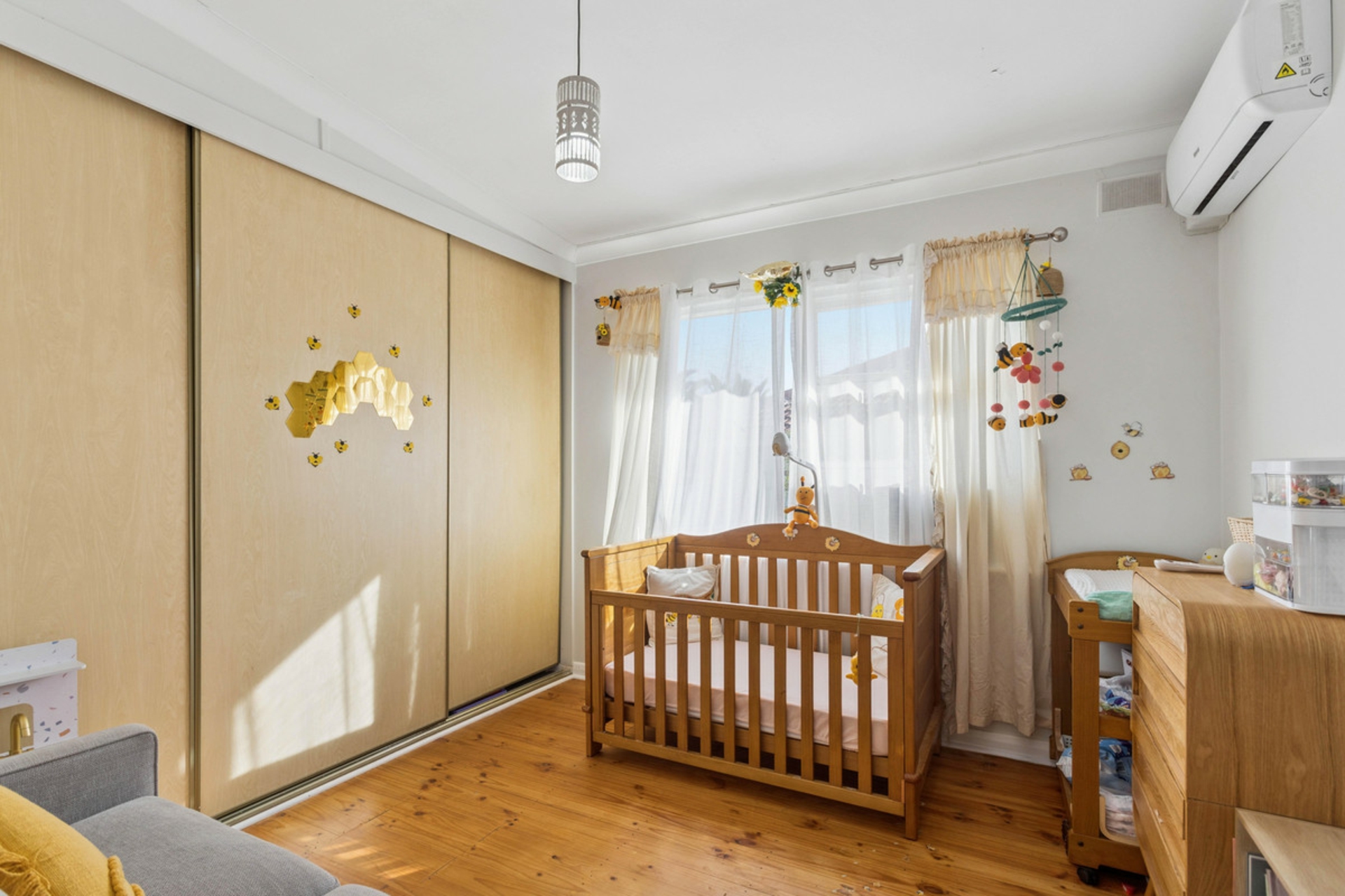 21 Rialto Avenue — photo 11 of 18
