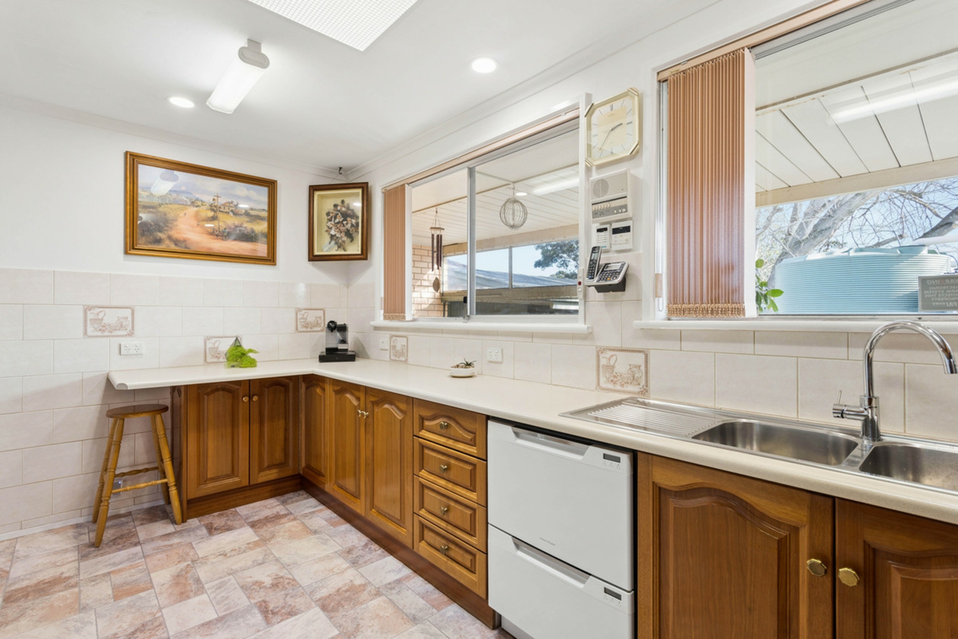 6 Endama Avenue — photo 5 of 16