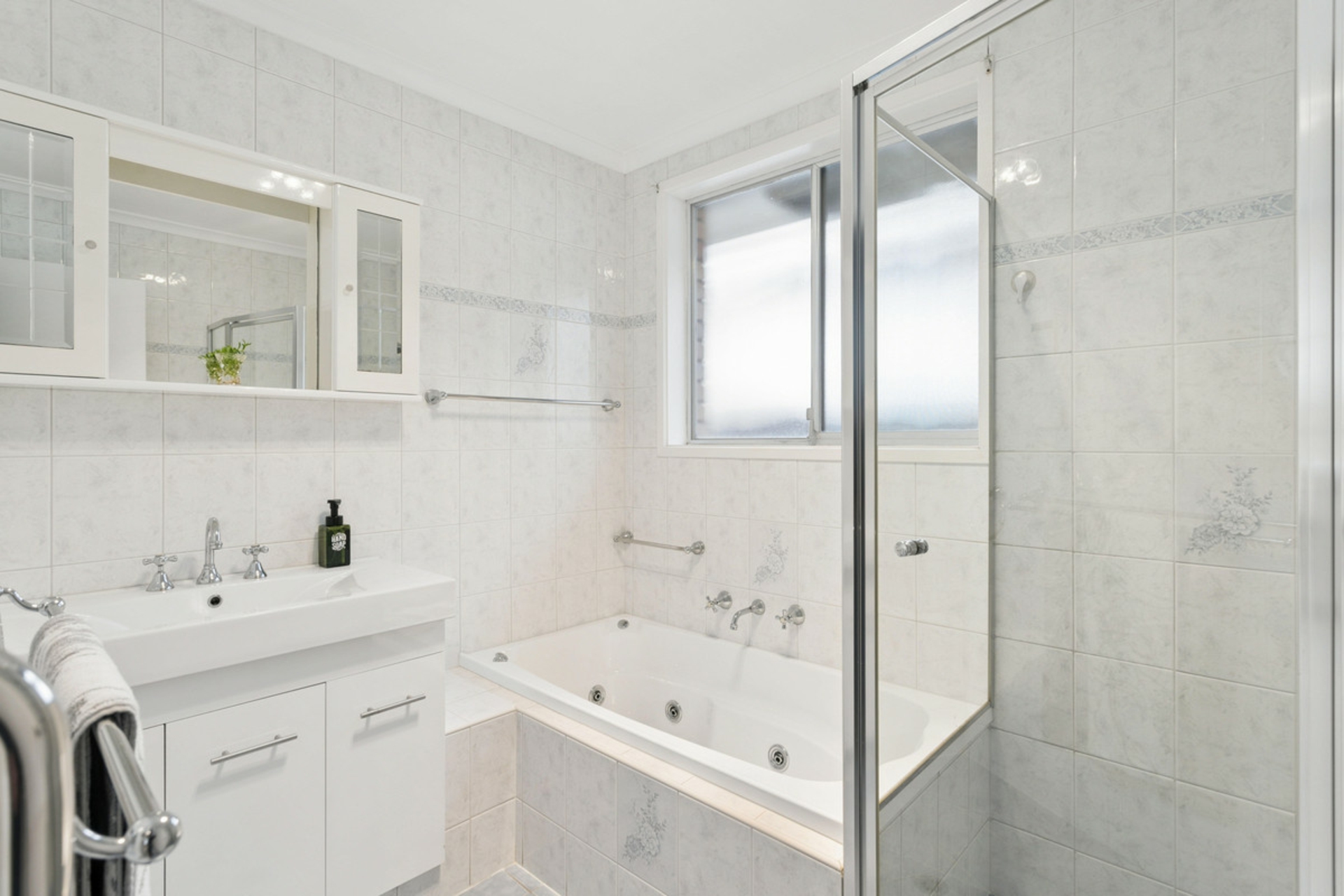 6 Endama Avenue — photo 8 of 16