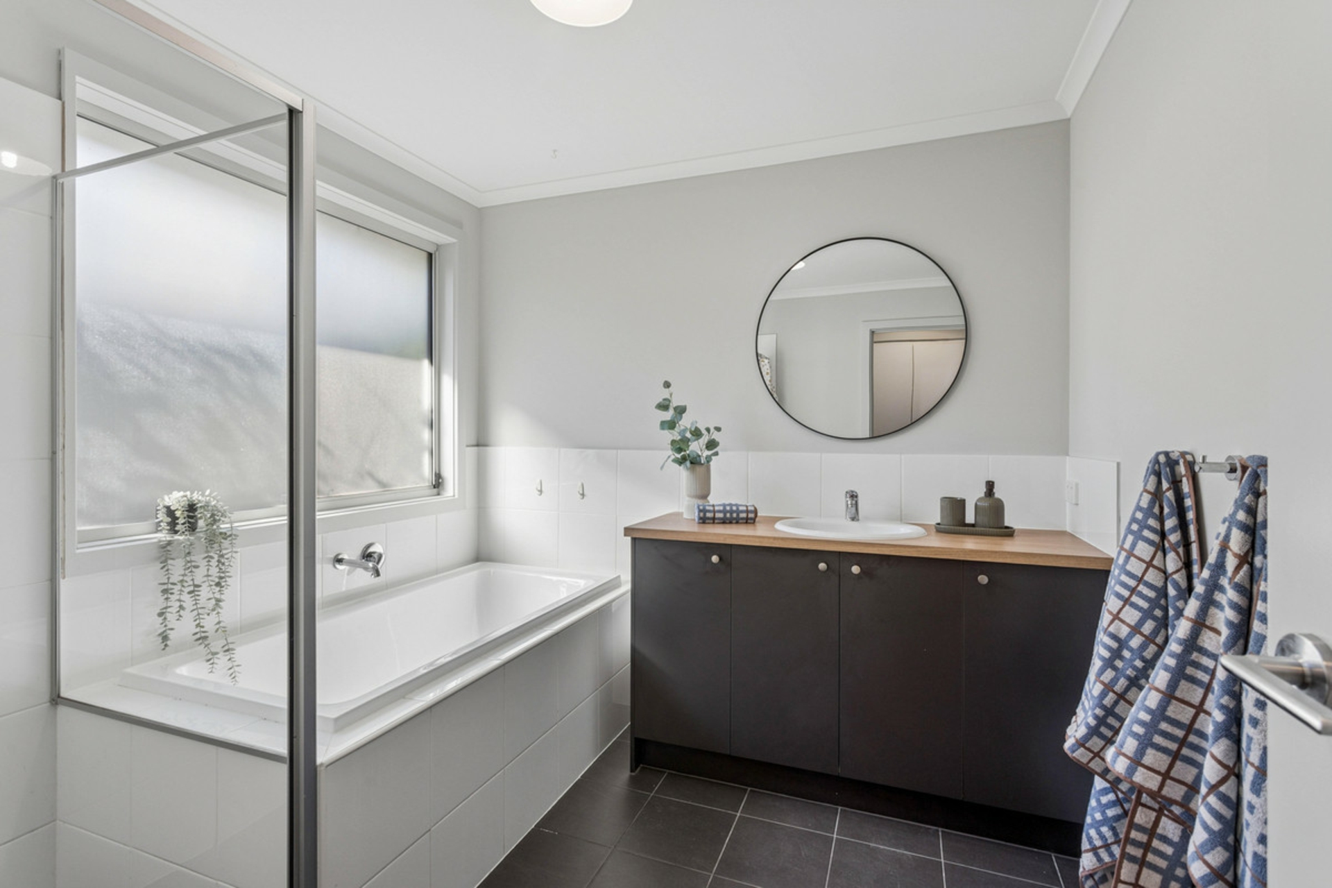 24A Lorna Road — photo 11 of 14