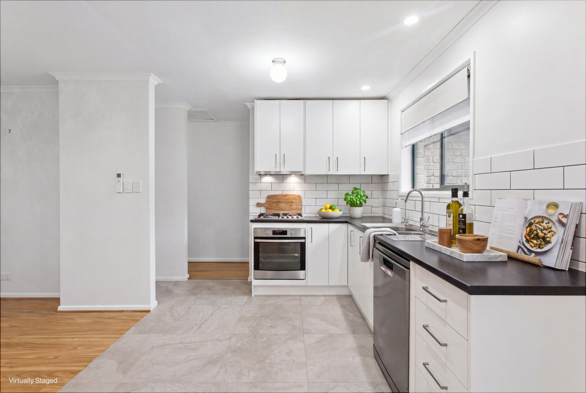 2/12 Fleming Avenue — photo 3 of 11
