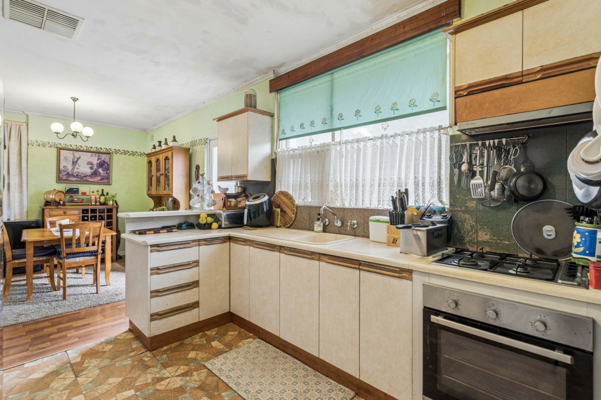 12 Norfolk Avenue — photo 7 of 22