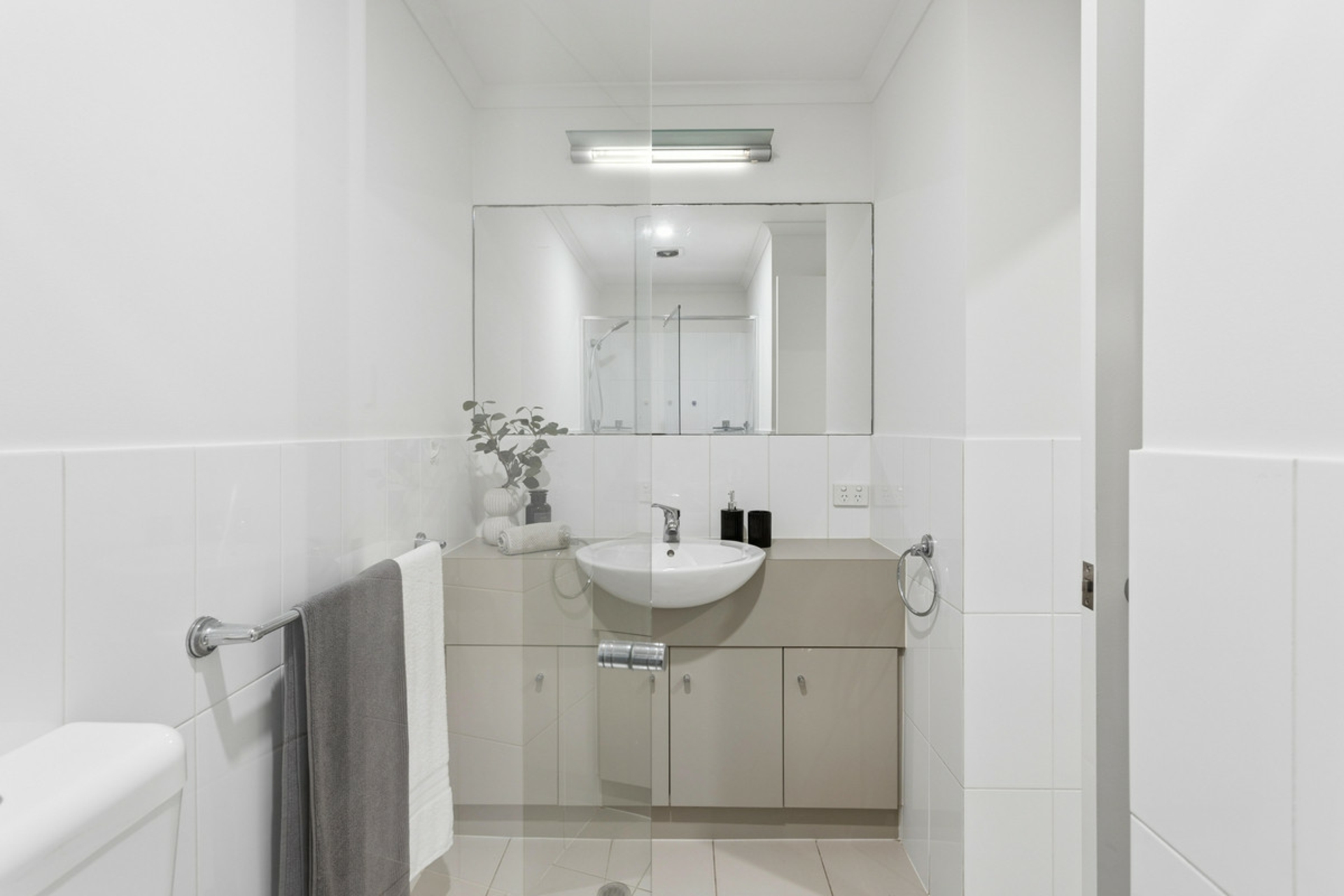 103/102 Elder Drive — photo 12 of 14