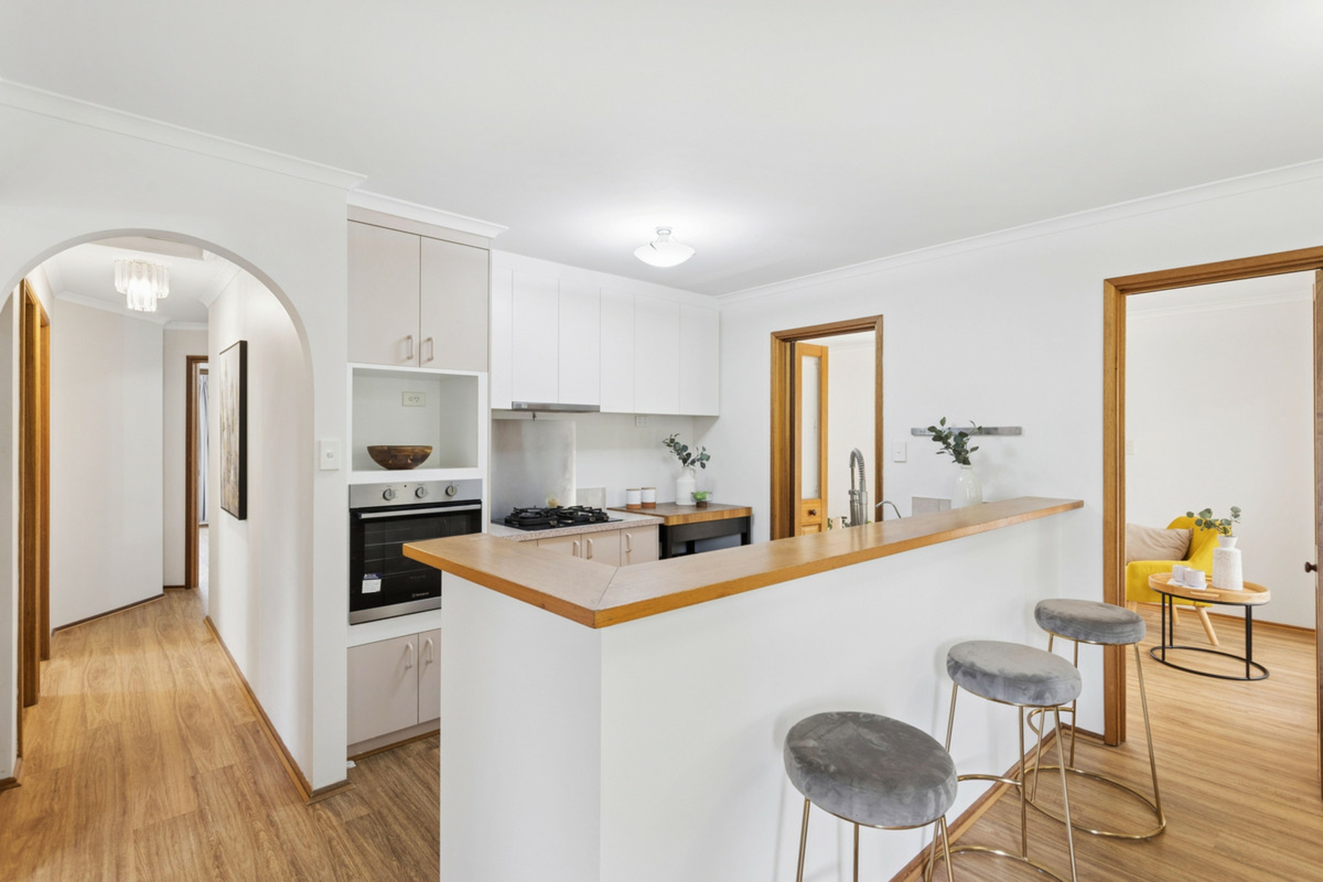7 Roycroft Place — photo 2 of 20