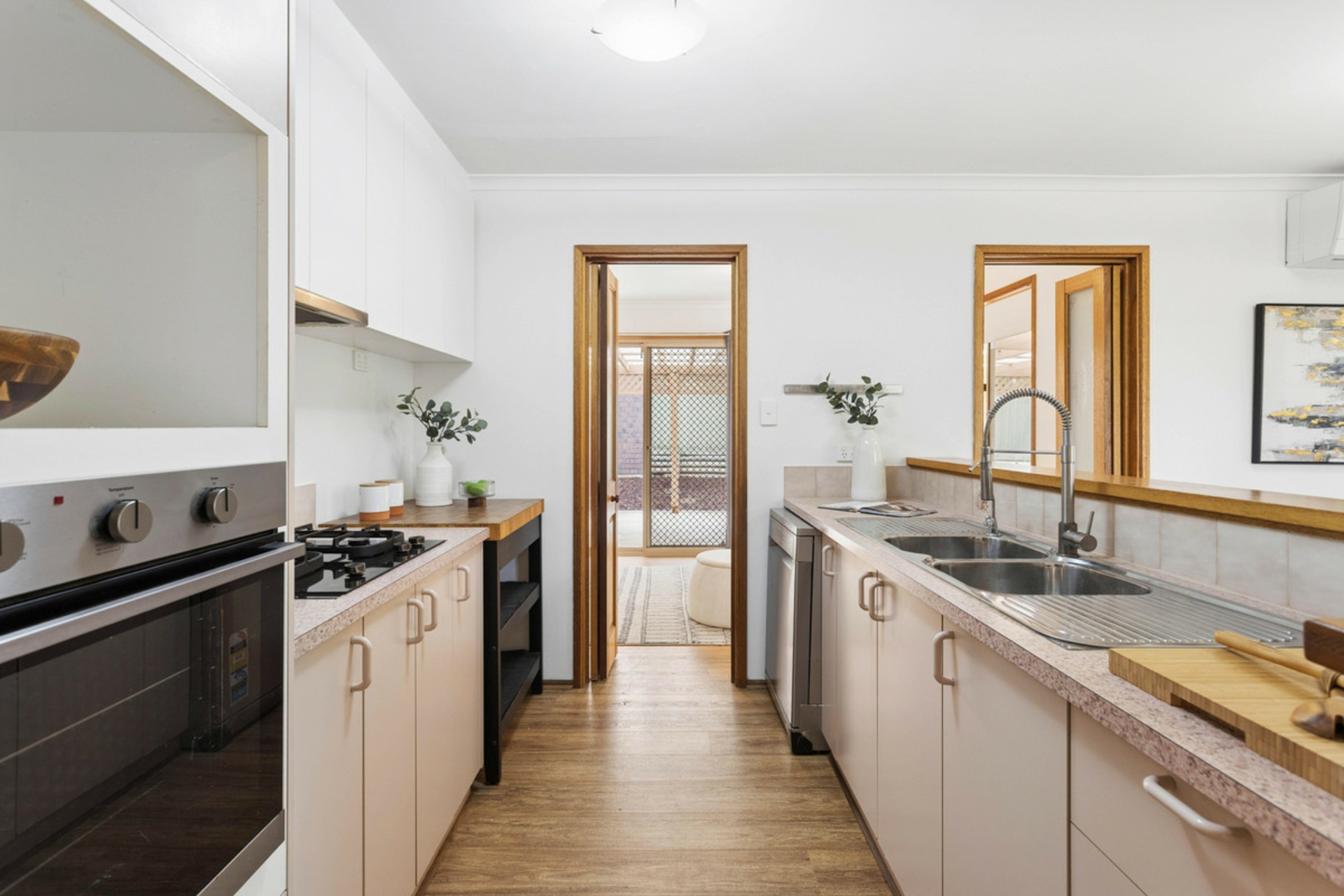 7 Roycroft Place — photo 3 of 20